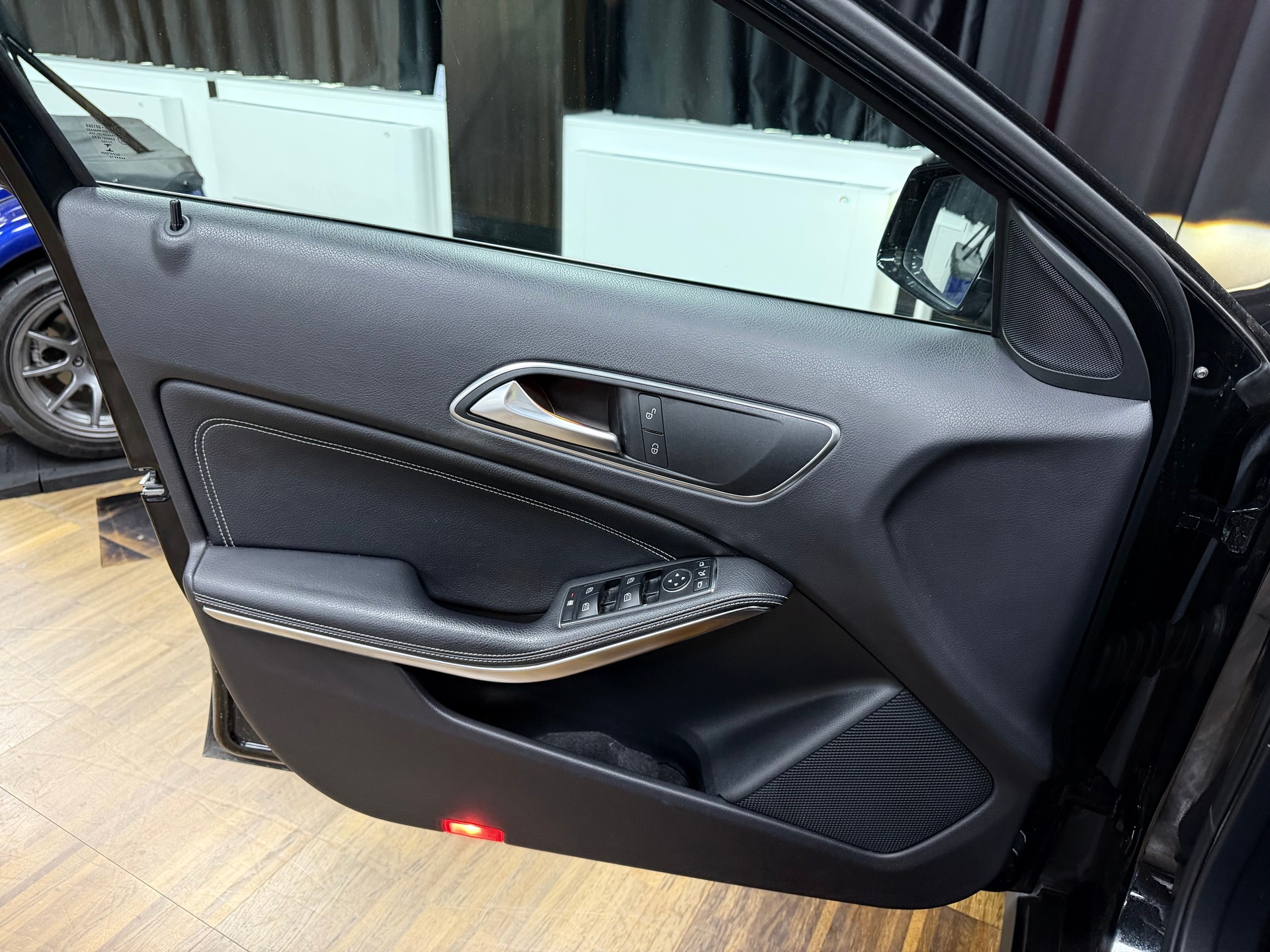 MERCEDES-BENZ GLA 220 CDI Style 4Matic 7G-DCT-image-9