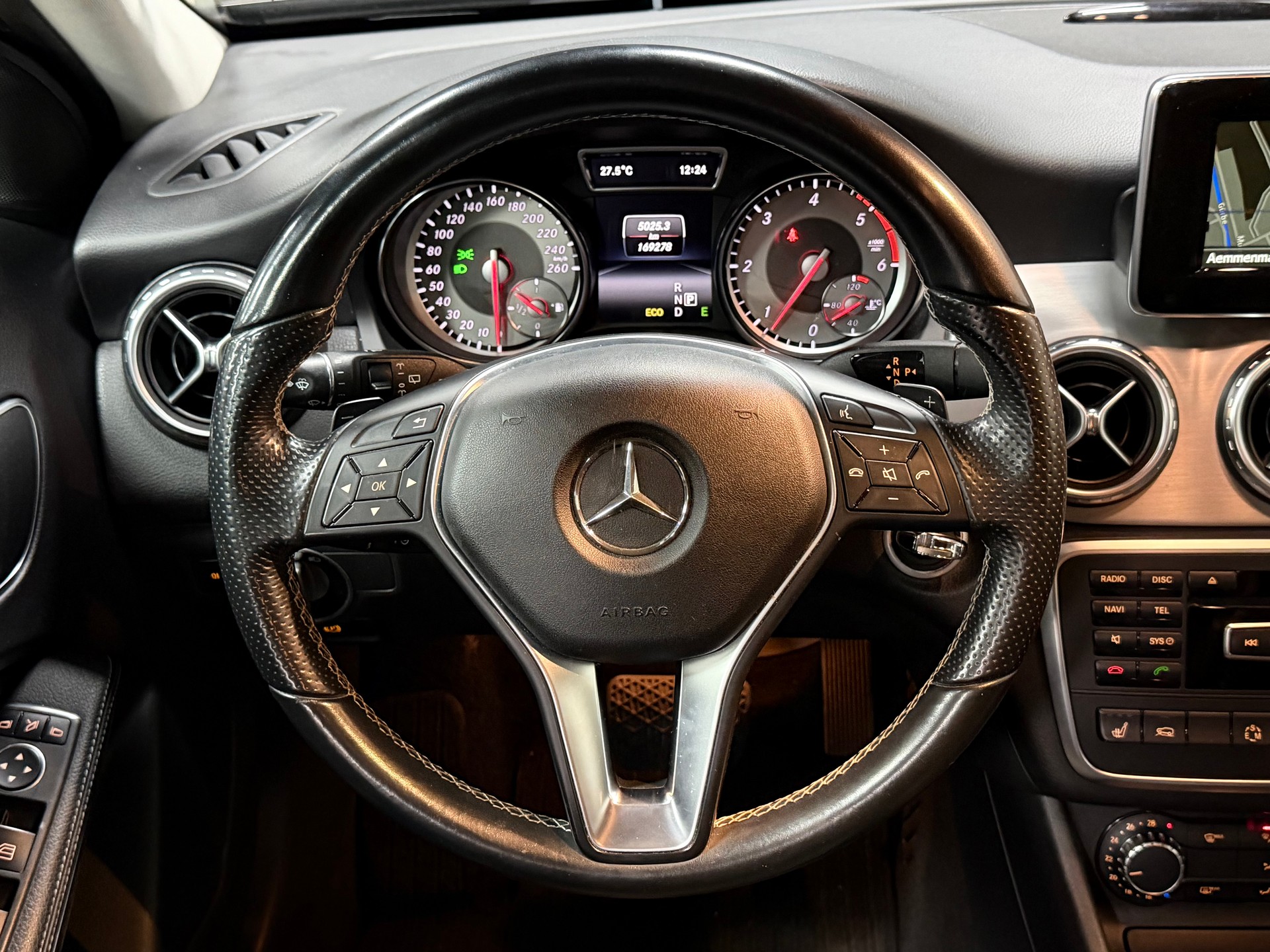 MERCEDES-BENZ GLA 220 CDI Style 4Matic 7G-DCT-image-13