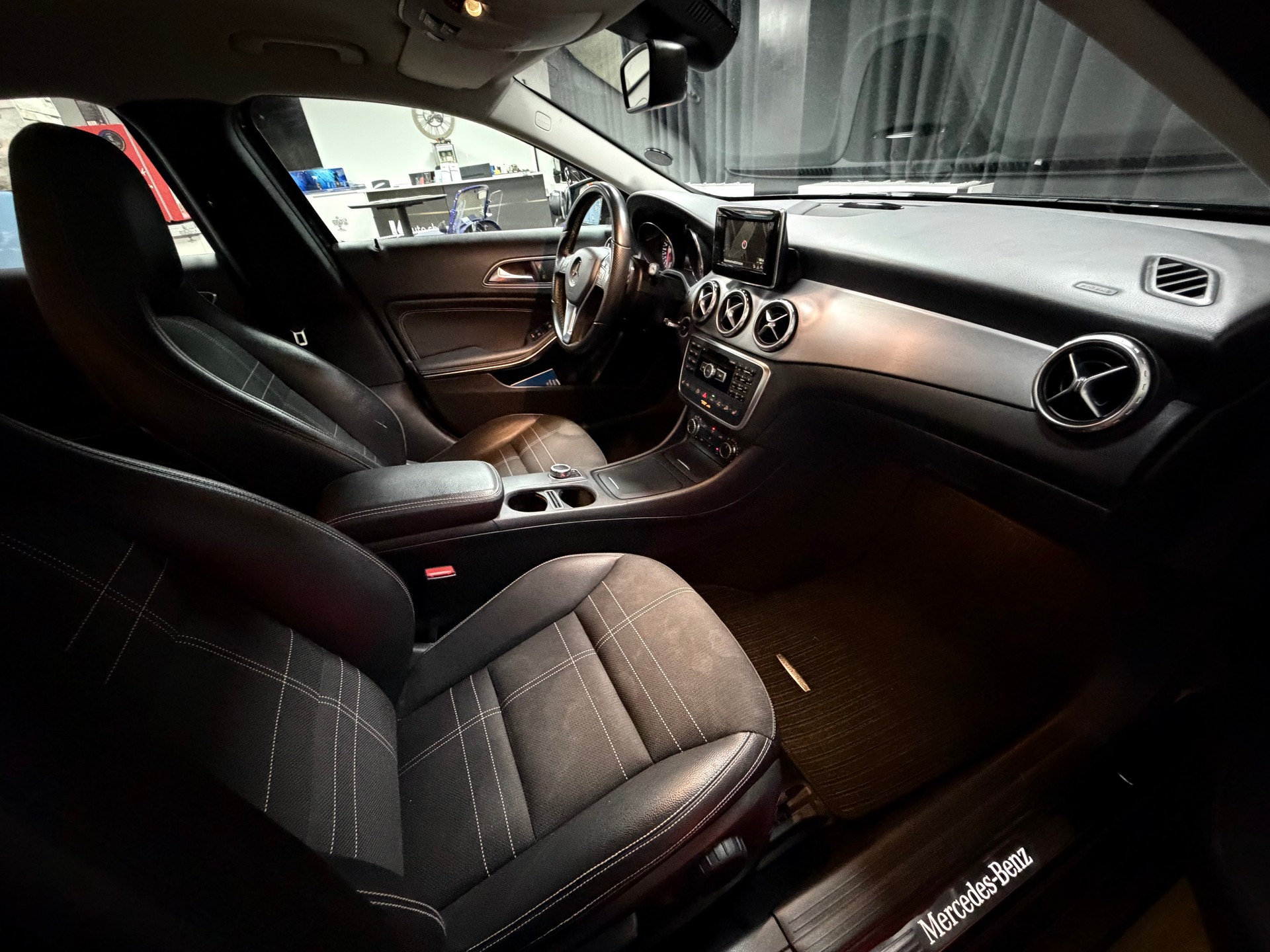 MERCEDES-BENZ GLA 220 CDI Style 4Matic 7G-DCT-image-21