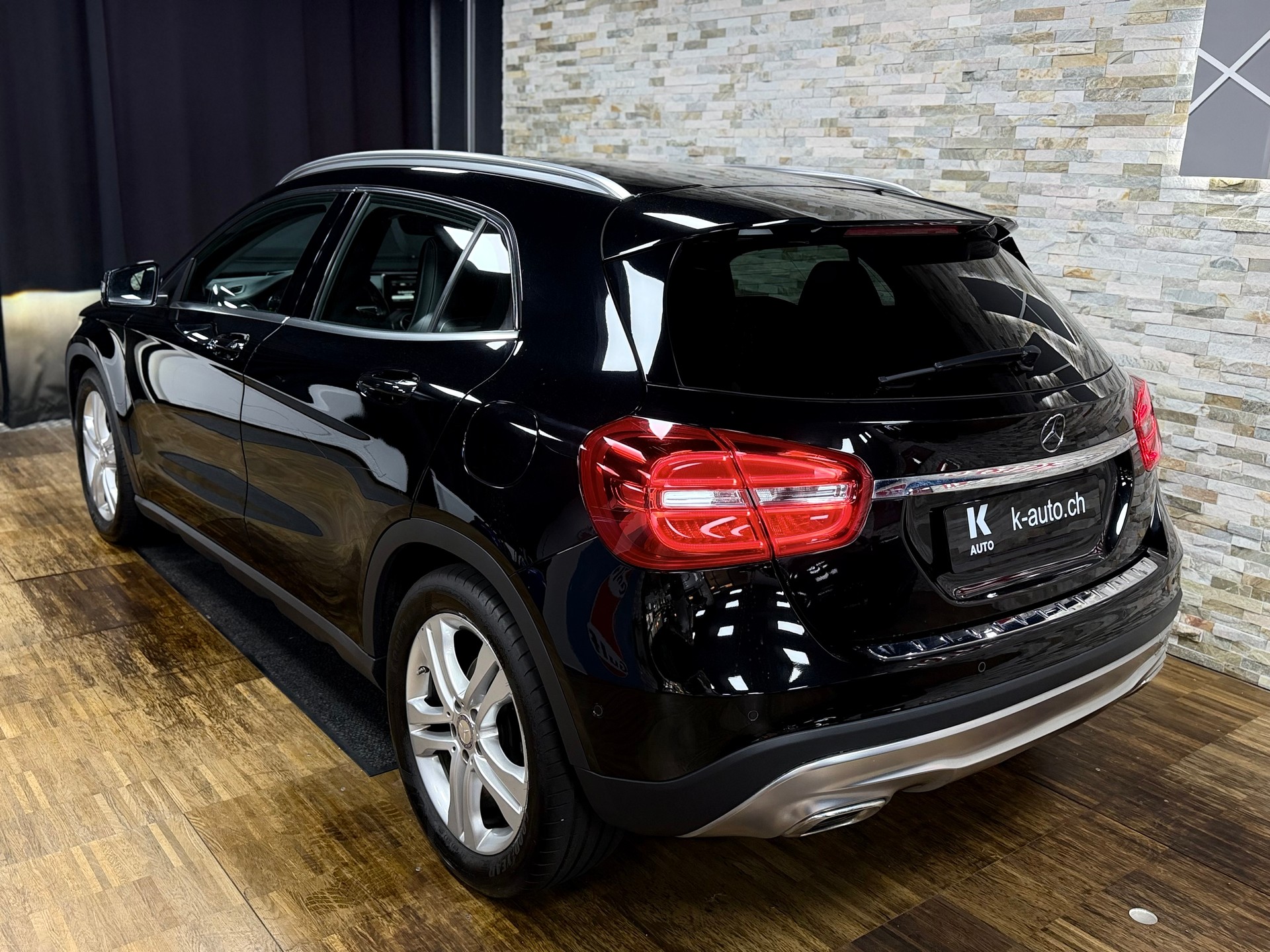 MERCEDES-BENZ GLA 220 CDI Style 4Matic 7G-DCT-image-2