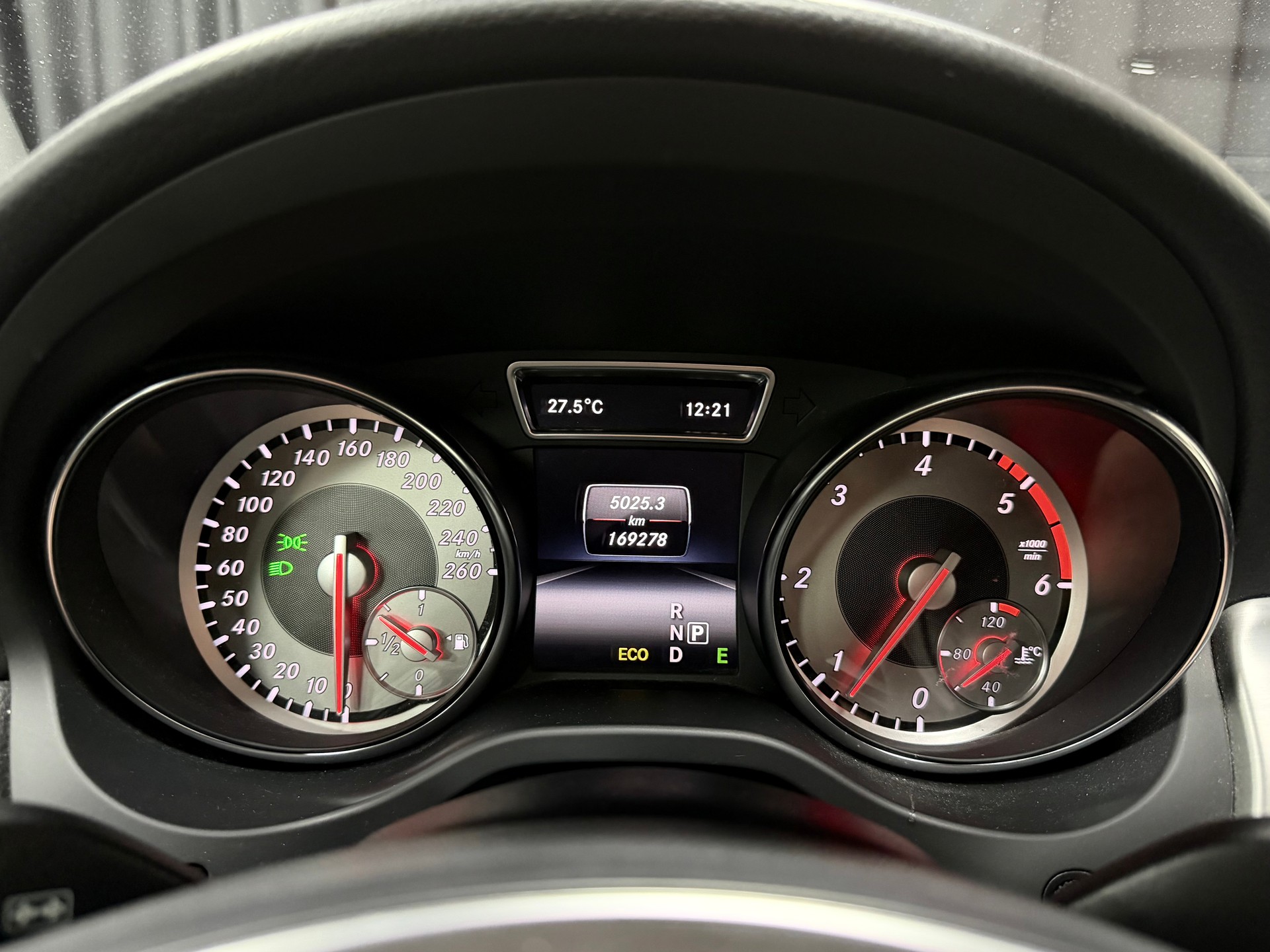 MERCEDES-BENZ GLA 220 CDI Style 4Matic 7G-DCT-image-14