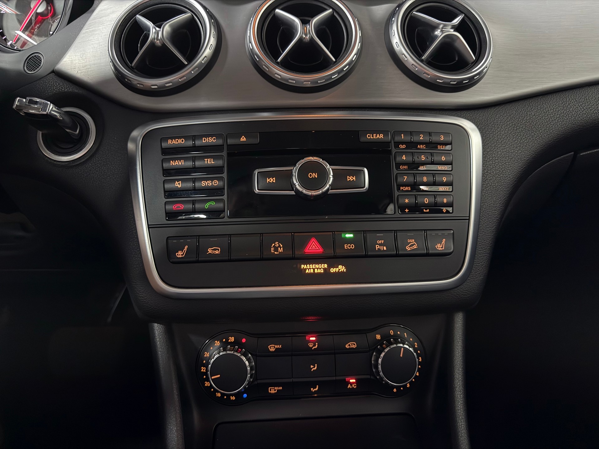 MERCEDES-BENZ GLA 220 CDI Style 4Matic 7G-DCT-image-16