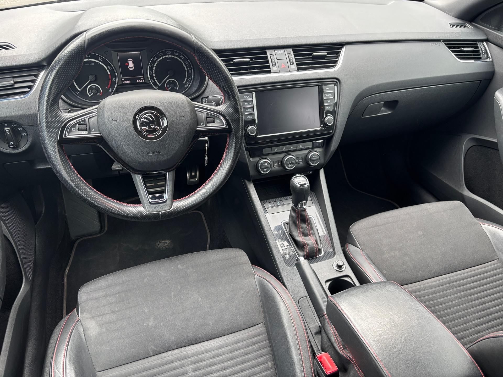 SKODA Octavia Combi 2.0 TSI RS DSG-image-9