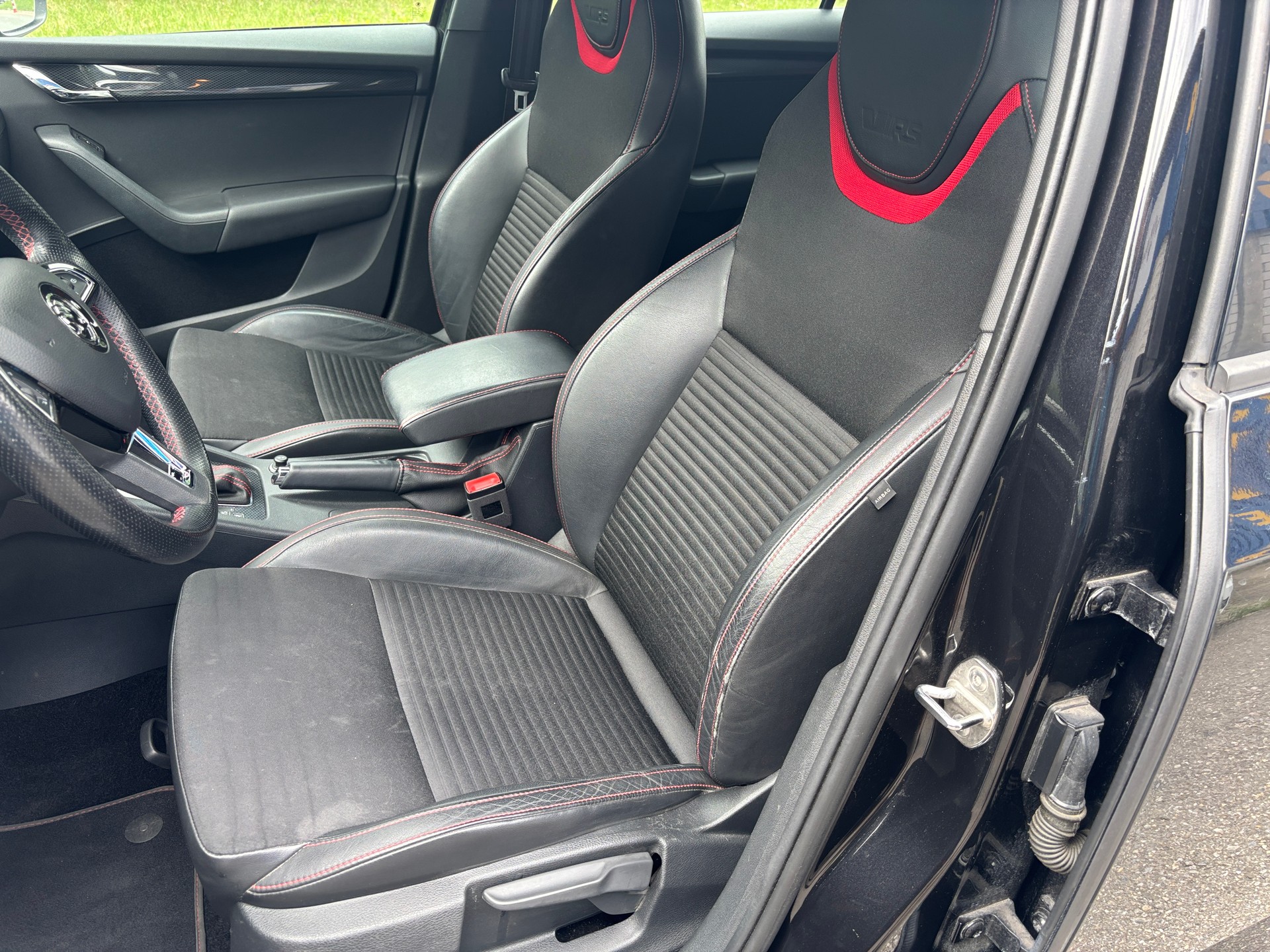 SKODA Octavia Combi 2.0 TSI RS DSG-image-10