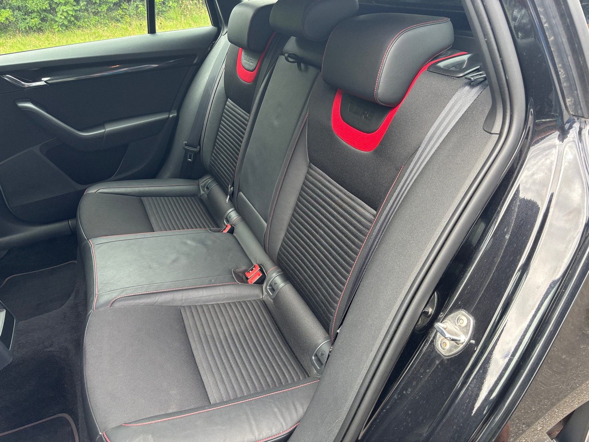SKODA Octavia Combi 2.0 TSI RS DSG-image-8