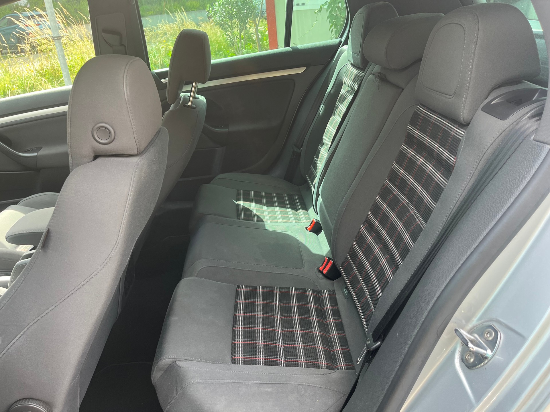 VW Golf 2.0 TFSI GTI-image-7