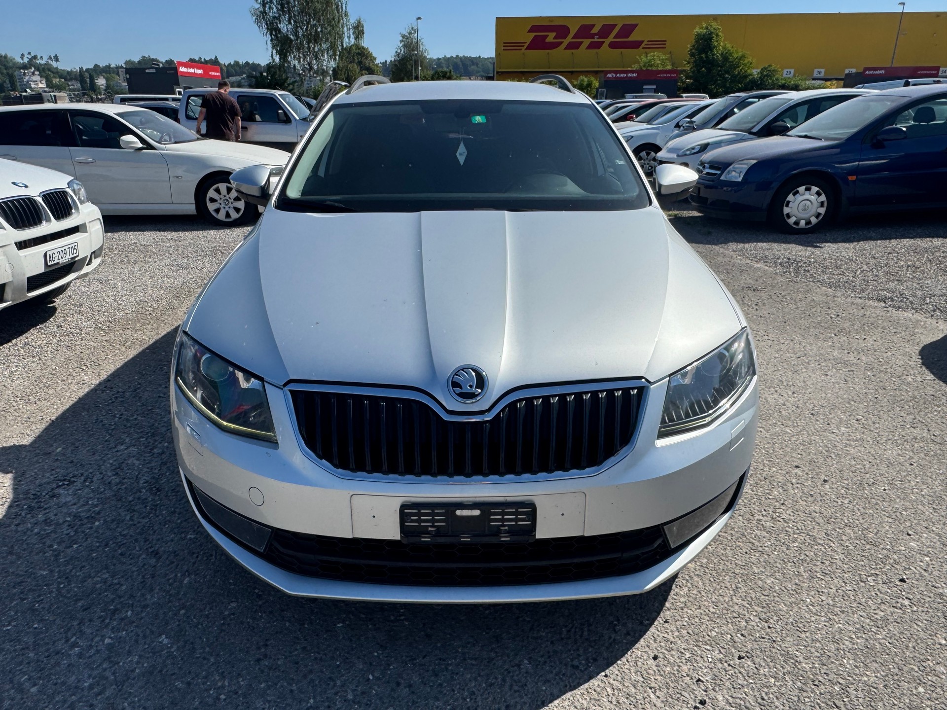 SKODA Octavia Combi 1.6 TDI Active DSG-image-1