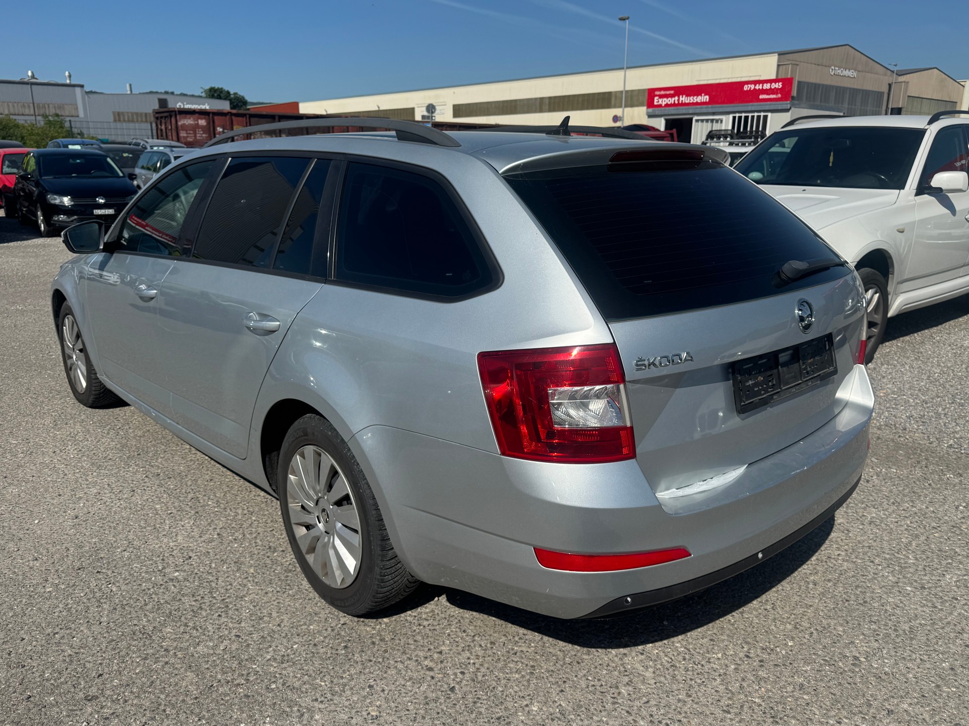 SKODA Octavia Combi 1.6 TDI Active DSG-image-5
