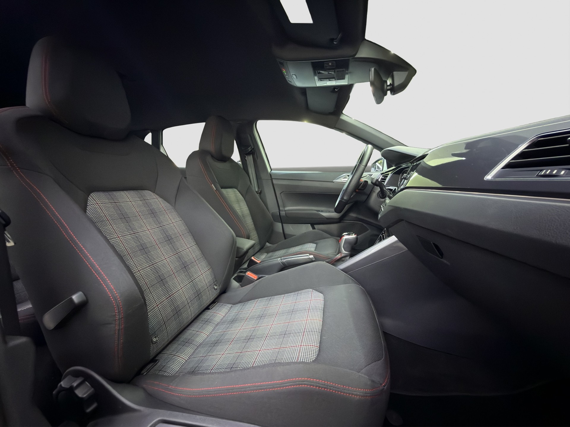 VW Polo 2.0 TSI GTI DSG-image-13