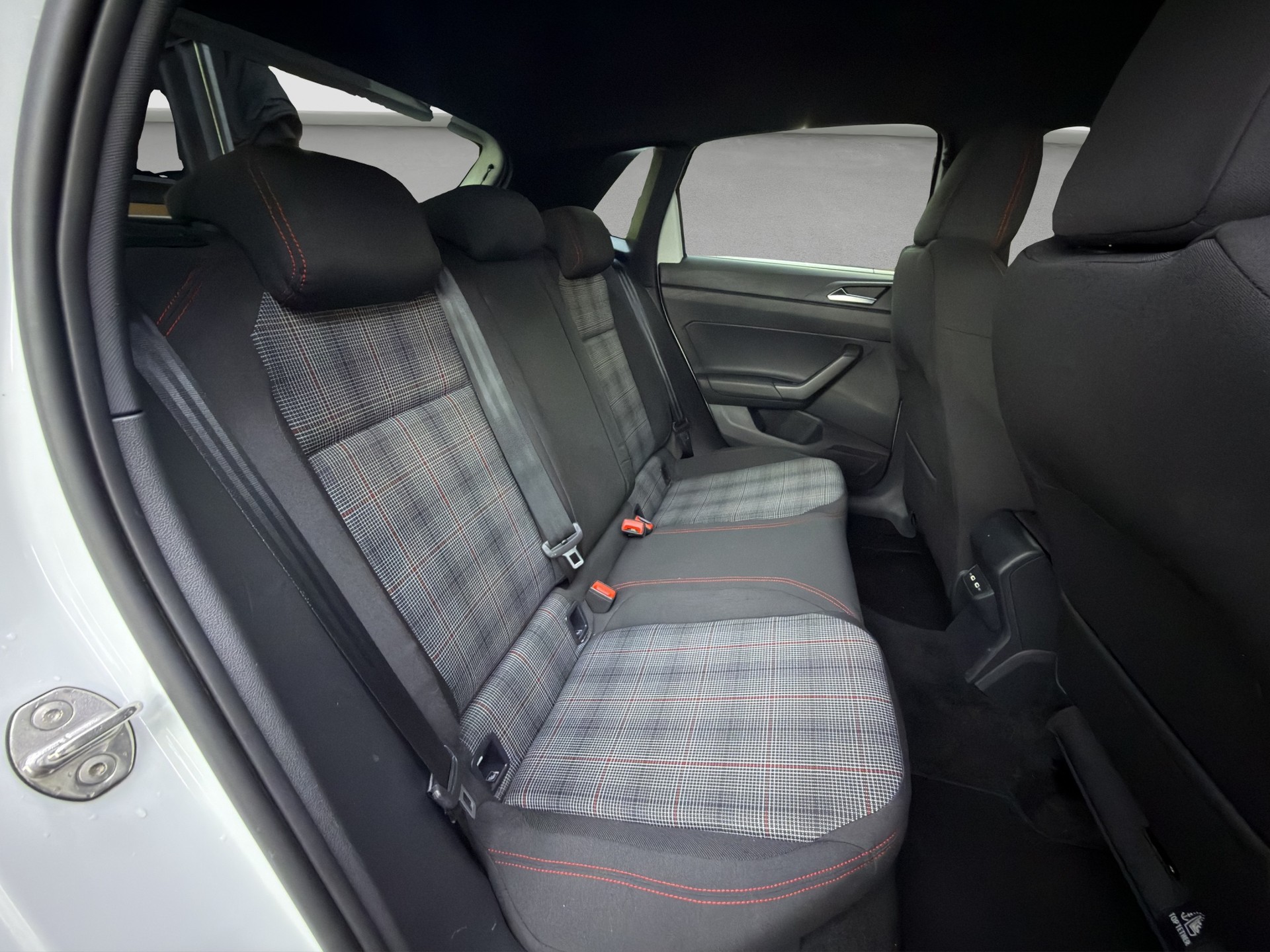VW Polo 2.0 TSI GTI DSG-image-14