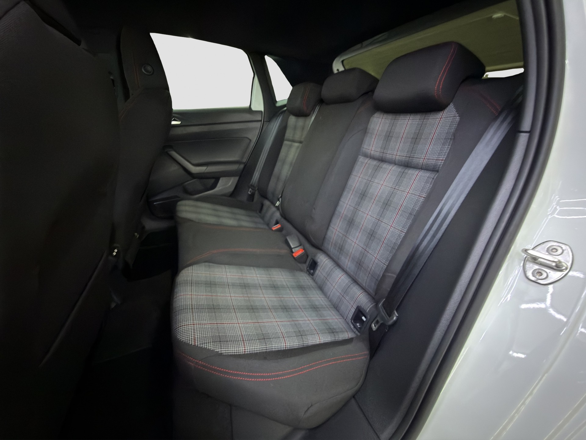 VW Polo 2.0 TSI GTI DSG-image-12