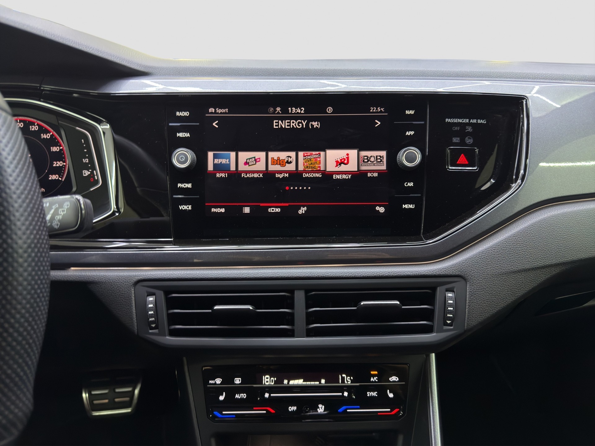 VW Polo 2.0 TSI GTI DSG-image-8