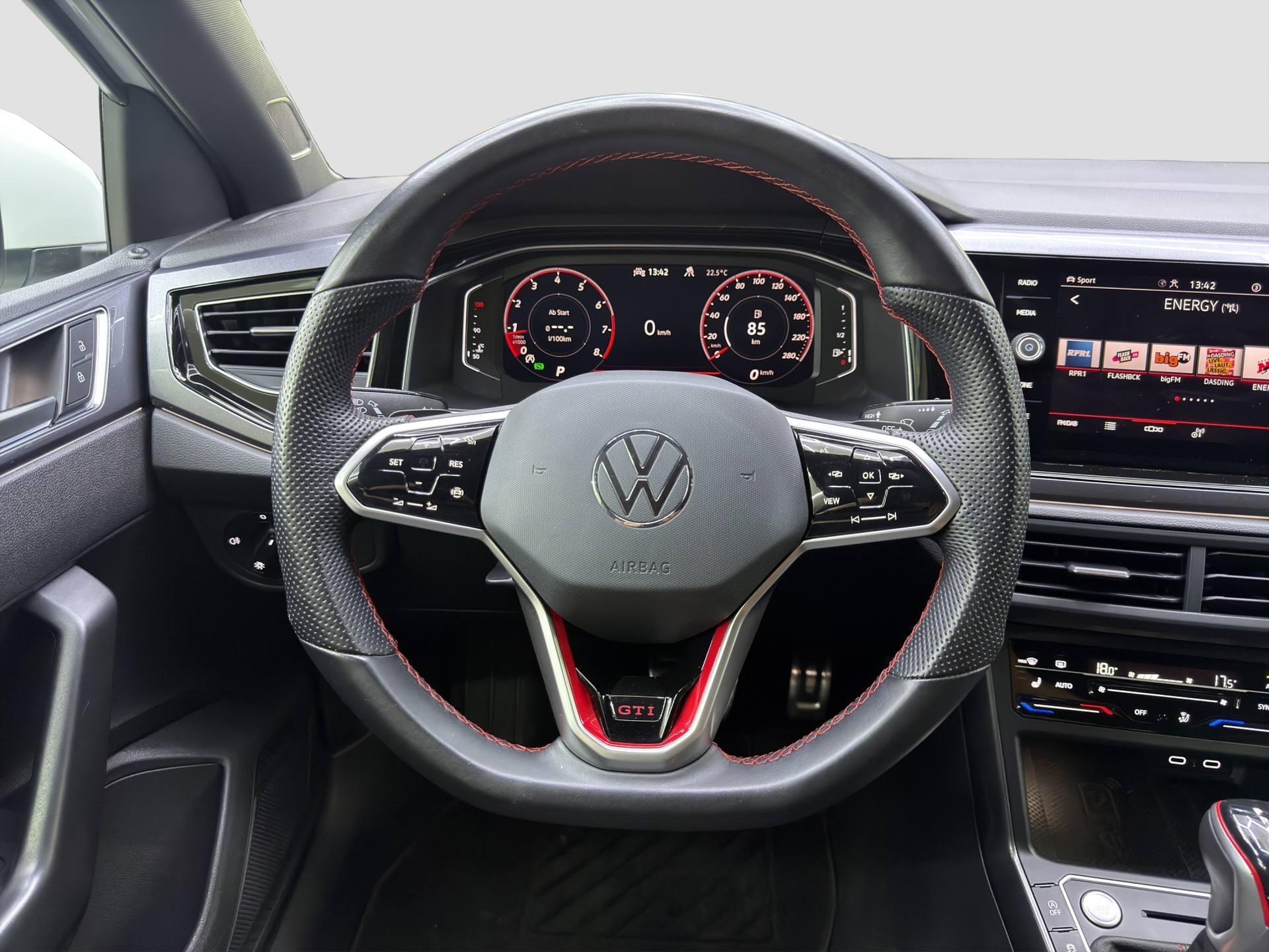 VW Polo 2.0 TSI GTI DSG-image-9