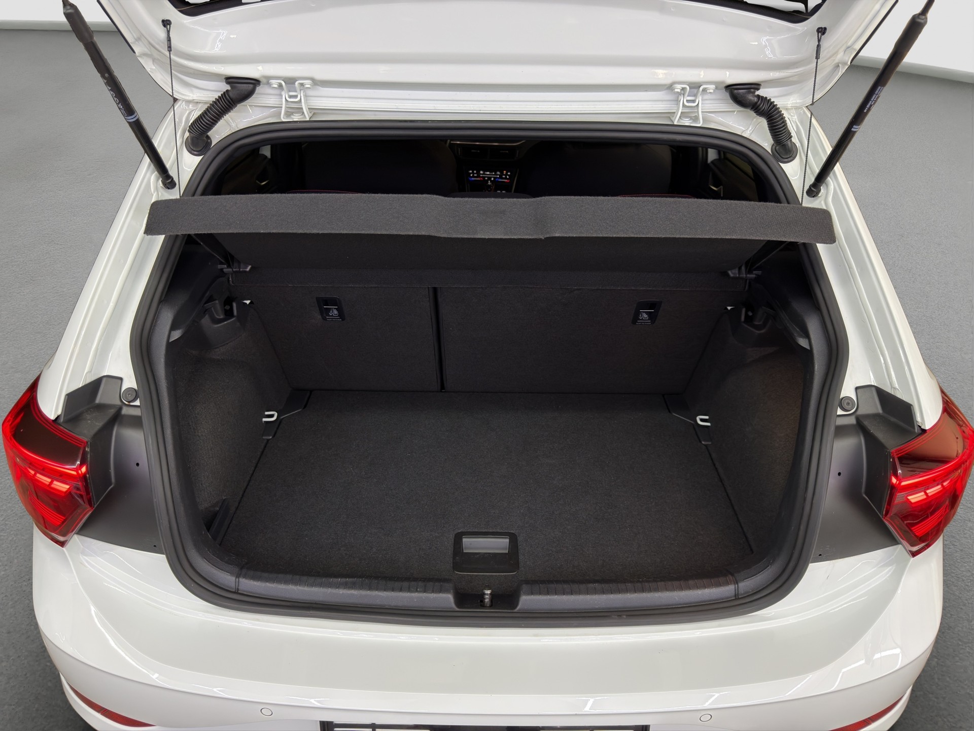 VW Polo 2.0 TSI GTI DSG-image-30