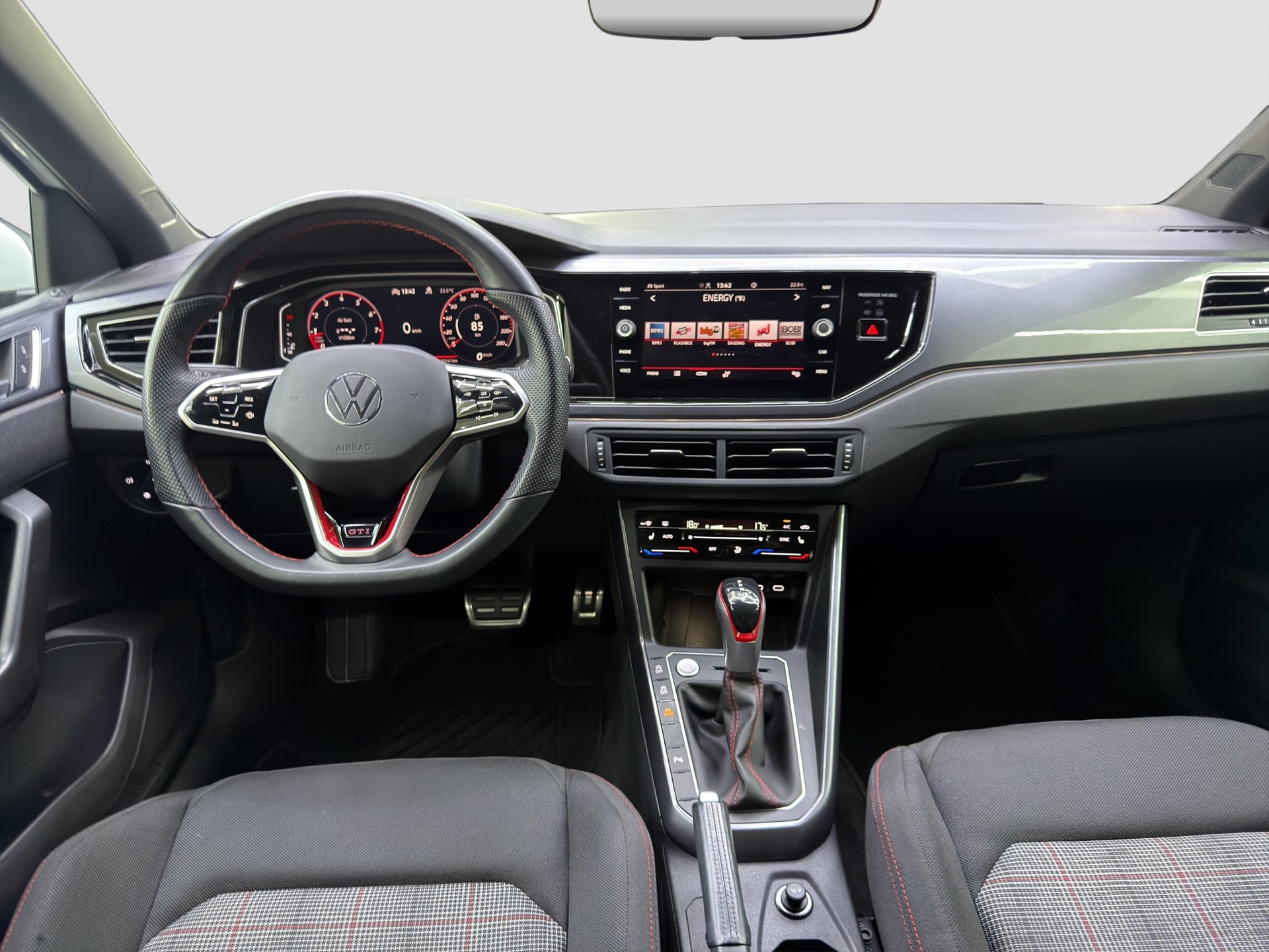 VW Polo 2.0 TSI GTI DSG-image-6