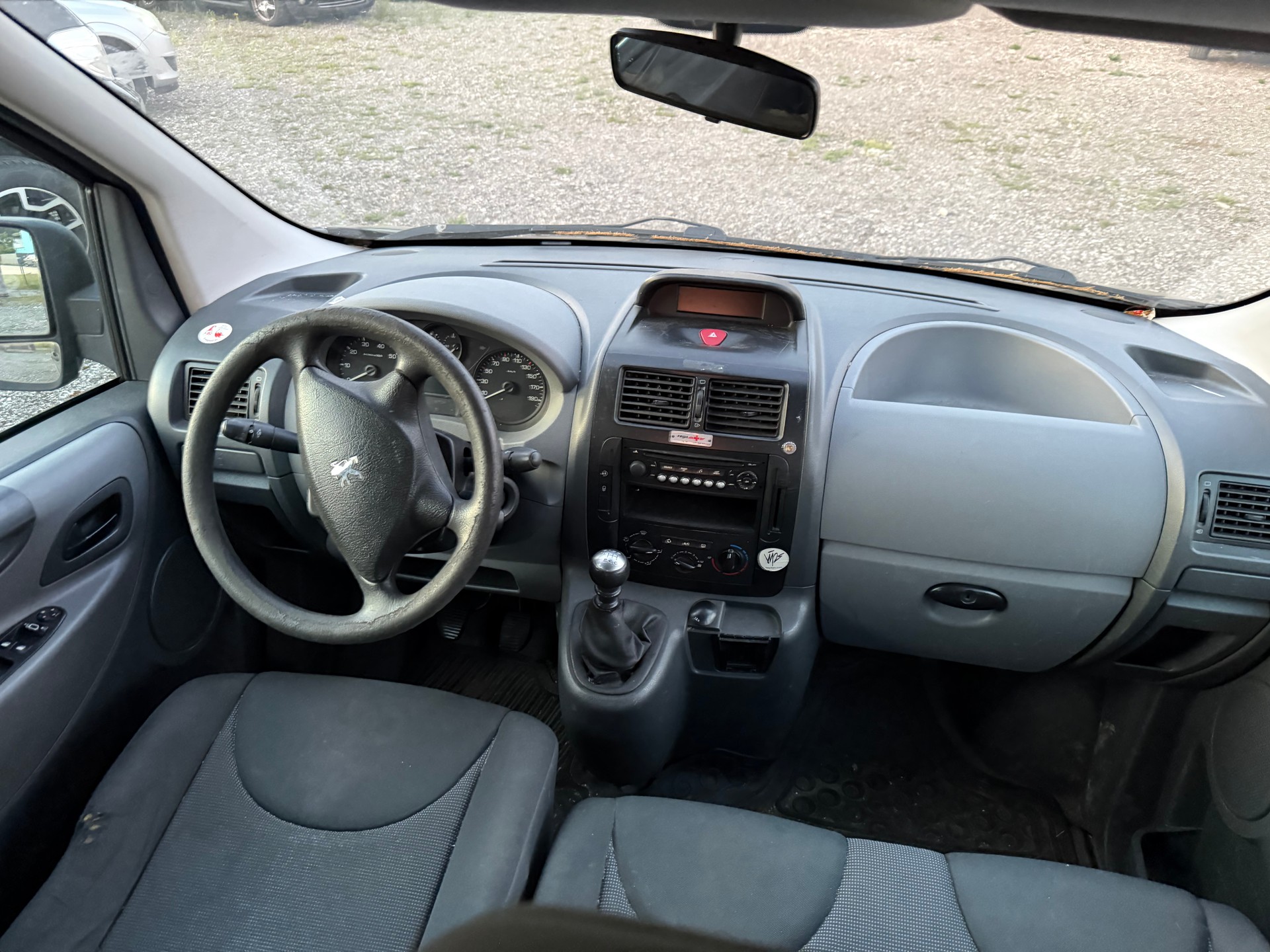 PEUGEOT Expert Tepee 2.0 HDi Confort L2-image-6