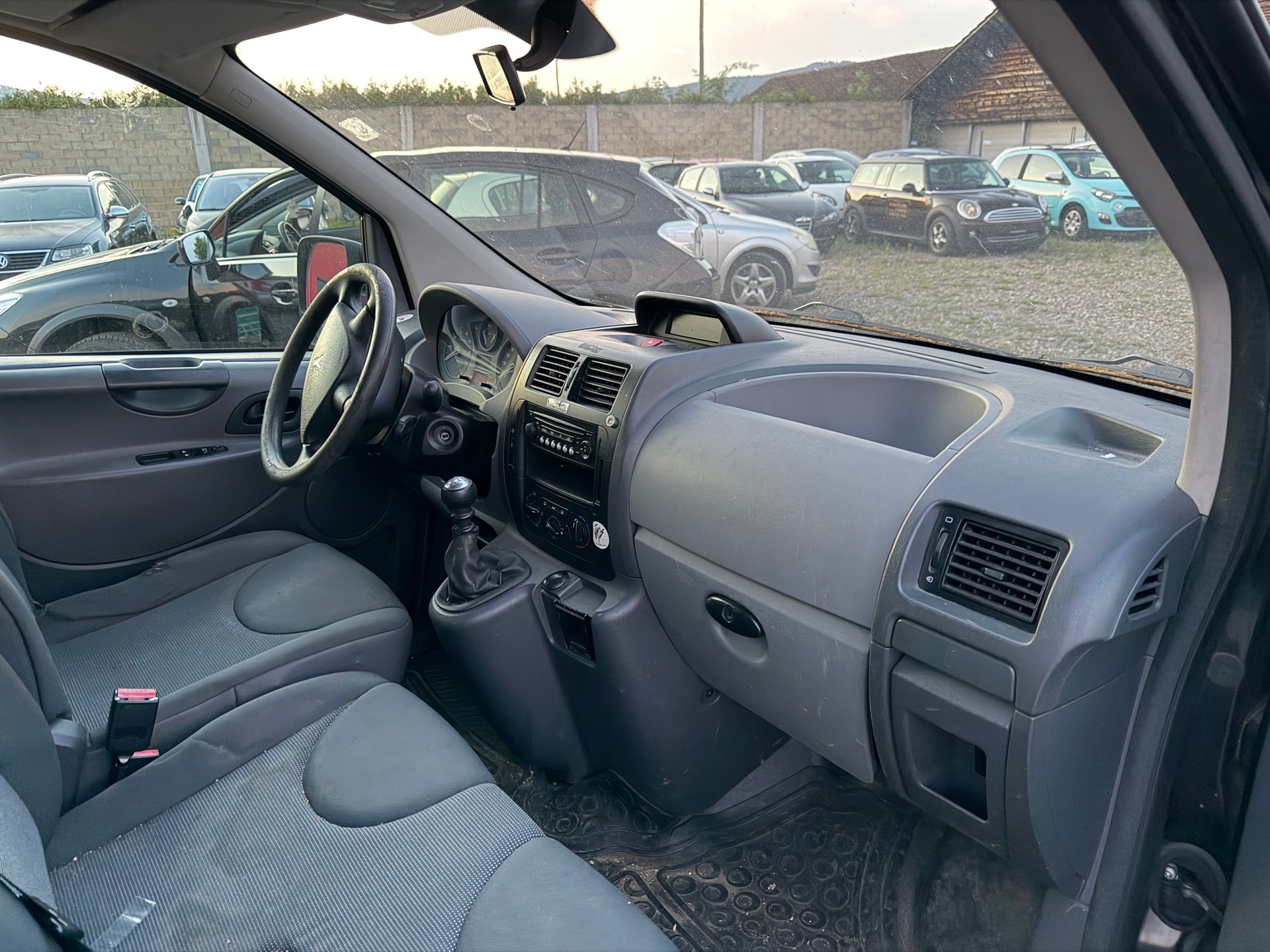 PEUGEOT Expert Tepee 2.0 HDi Confort L2-image-8