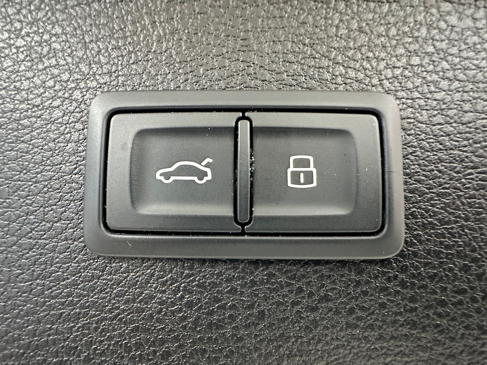 AUDI Q5 40 TDI S-line quattro S-tronic-image-12