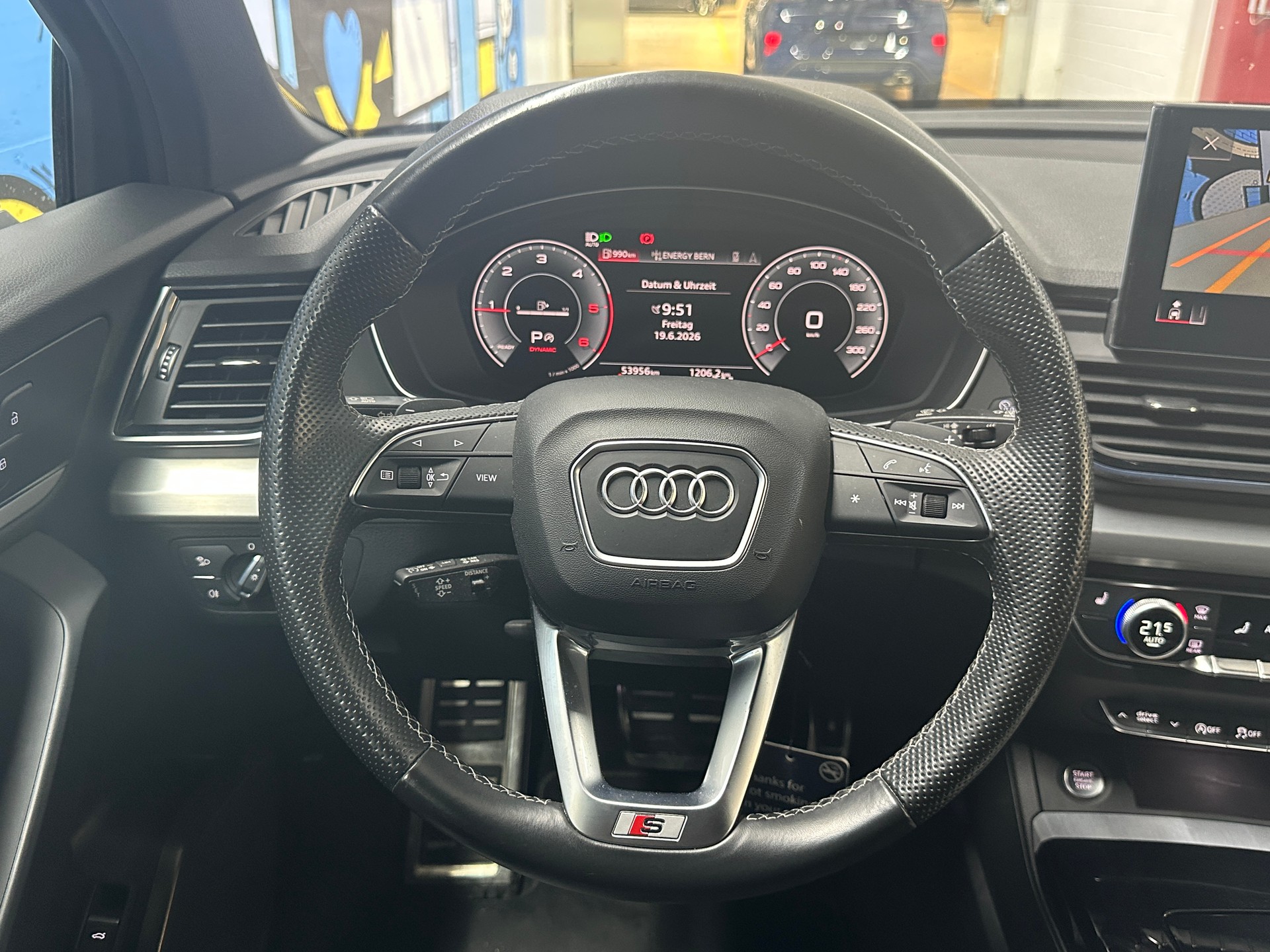 AUDI Q5 40 TDI S-line quattro S-tronic-image-10