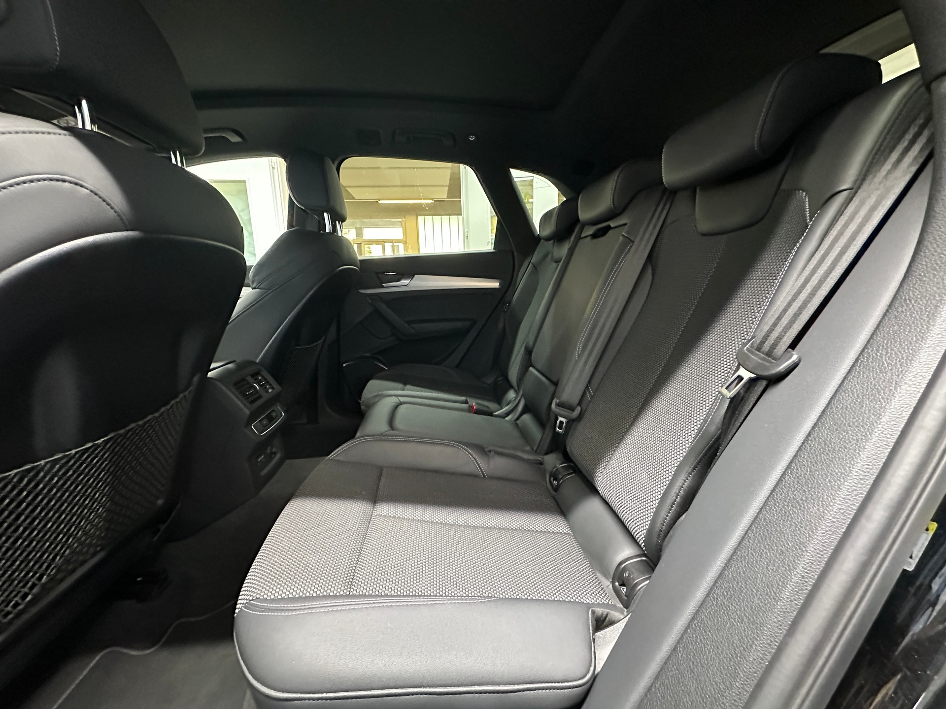 AUDI Q5 40 TDI S-line quattro S-tronic-image-8
