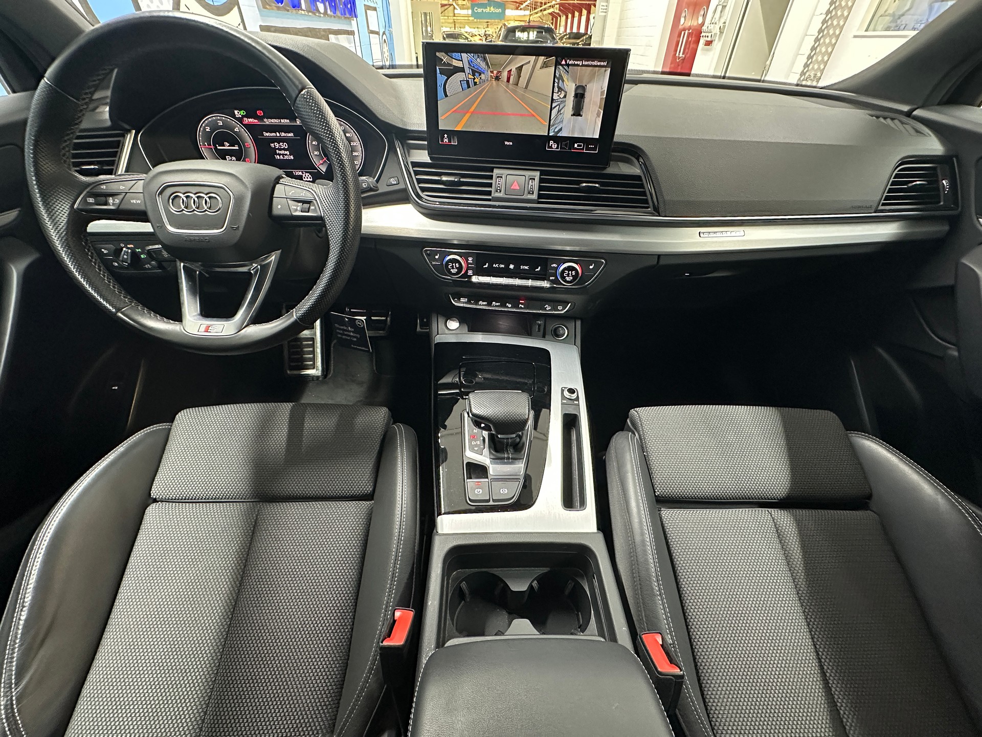 AUDI Q5 40 TDI S-line quattro S-tronic-image-9
