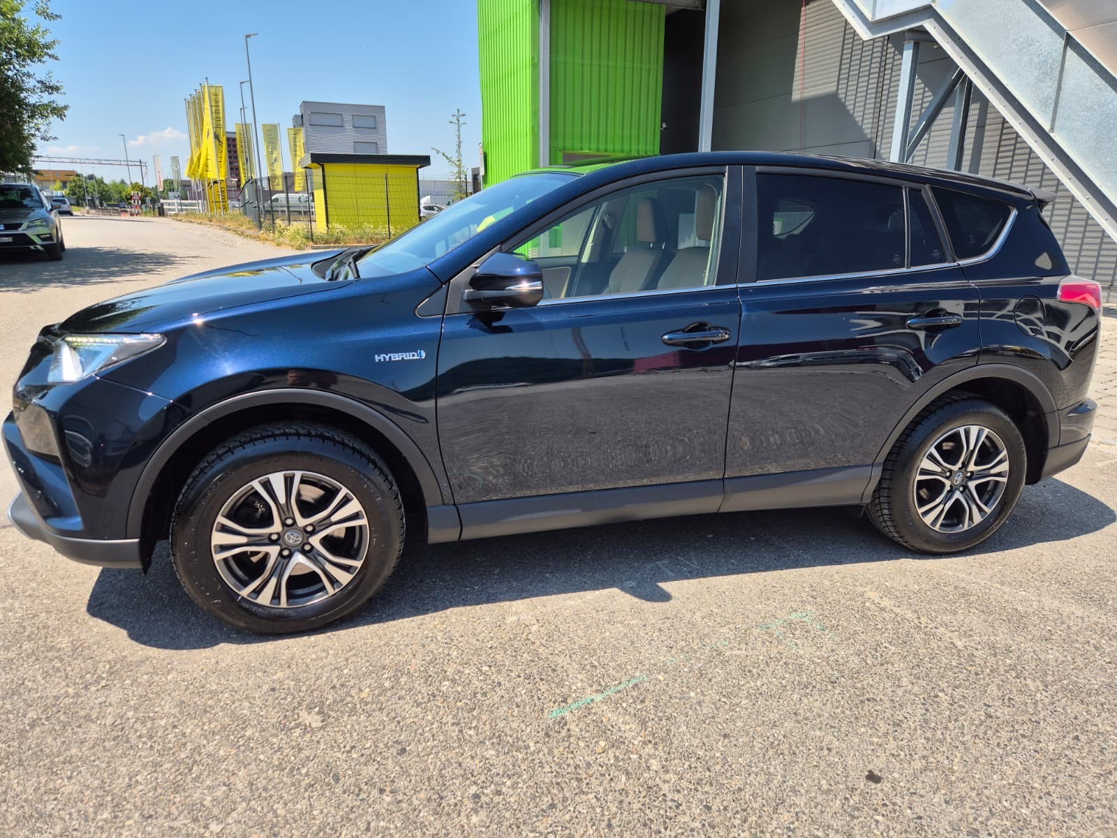 TOYOTA RAV-4 2.5 HSD Premium e-CVT-image-2