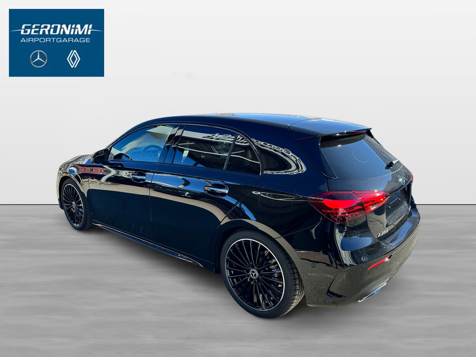 MERCEDES-BENZ A 250 AMG Line 4Matic-image-5