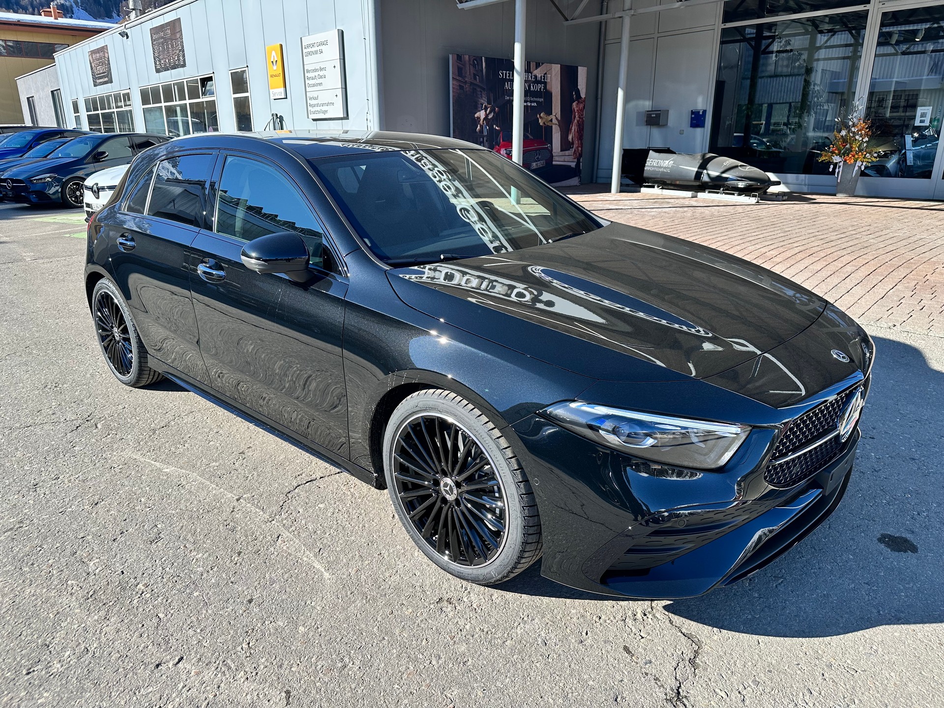 MERCEDES-BENZ A 250 AMG Line 4Matic-showroom-element-2