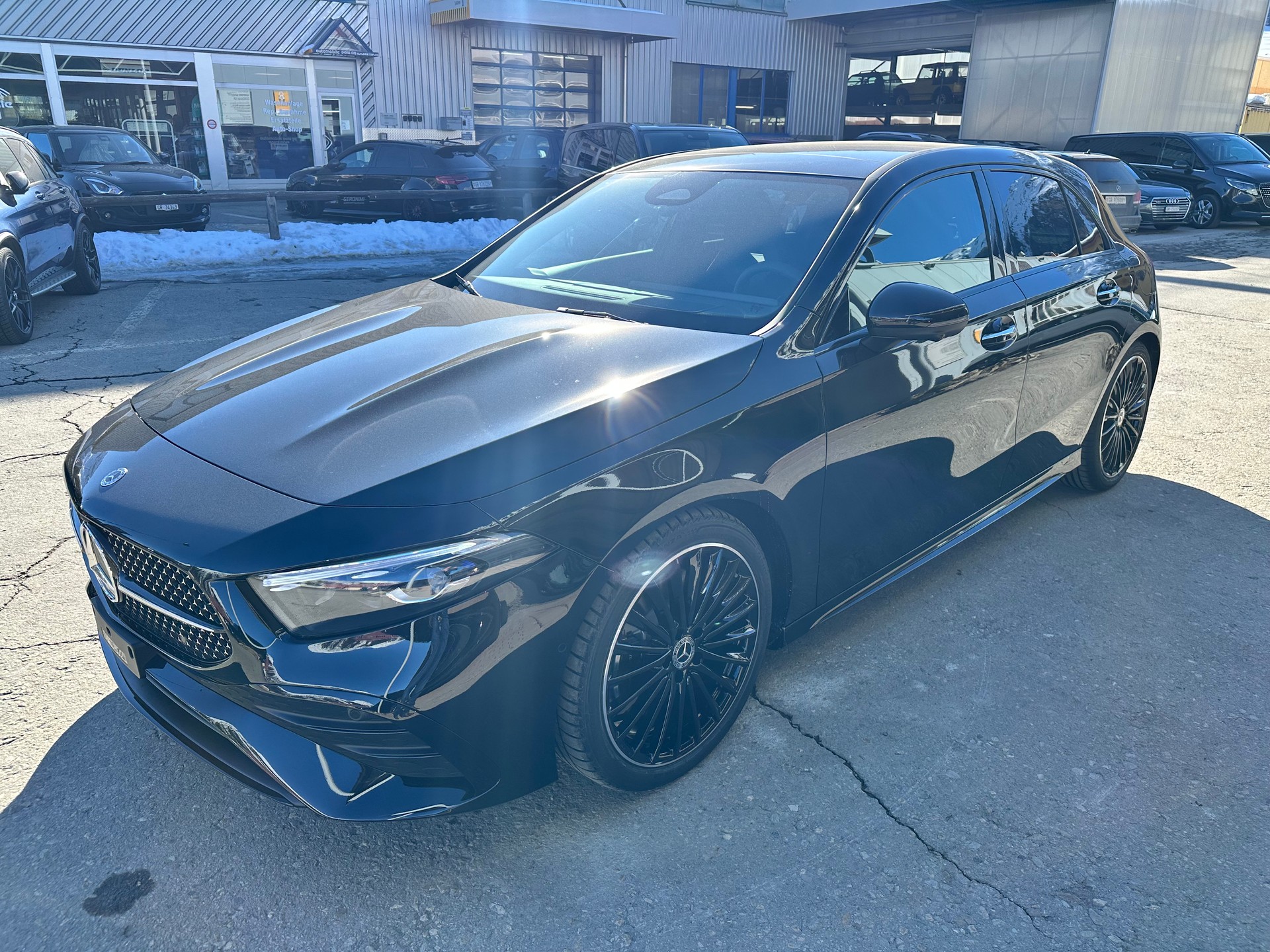 MERCEDES-BENZ A 250 AMG Line 4Matic-image-4