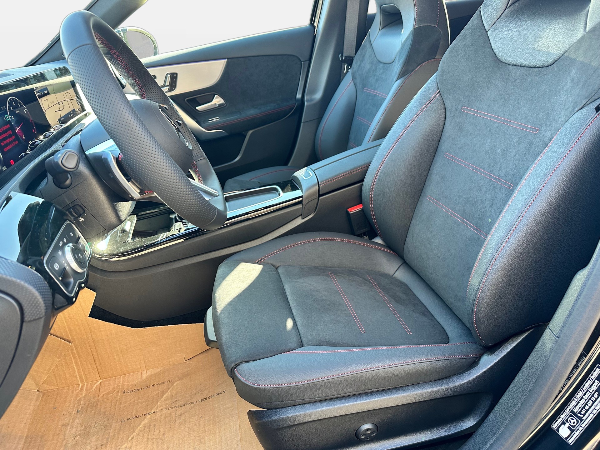 MERCEDES-BENZ A 250 AMG Line 4Matic-image-9