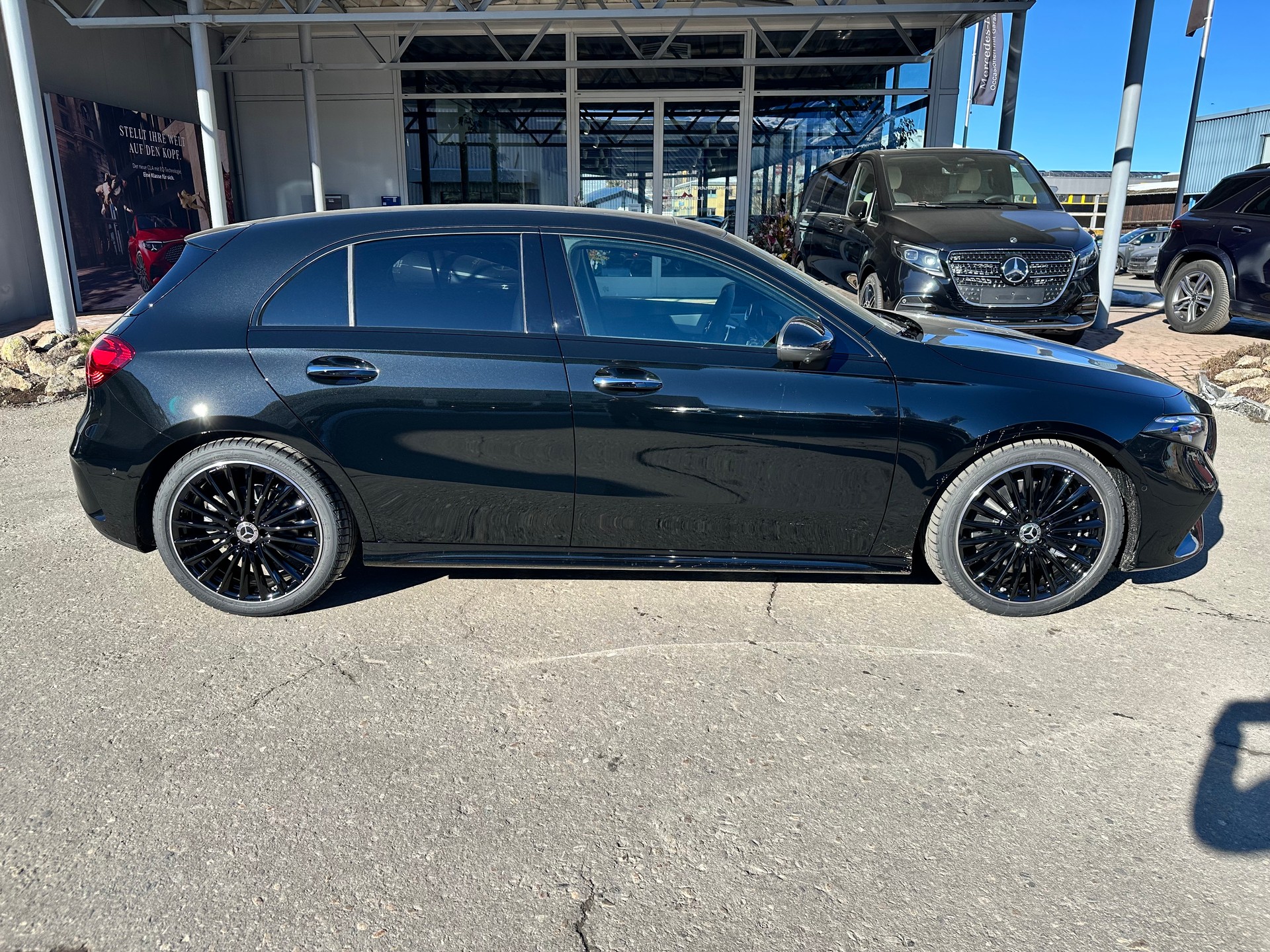 MERCEDES-BENZ A 250 AMG Line 4Matic-showroom-element-1