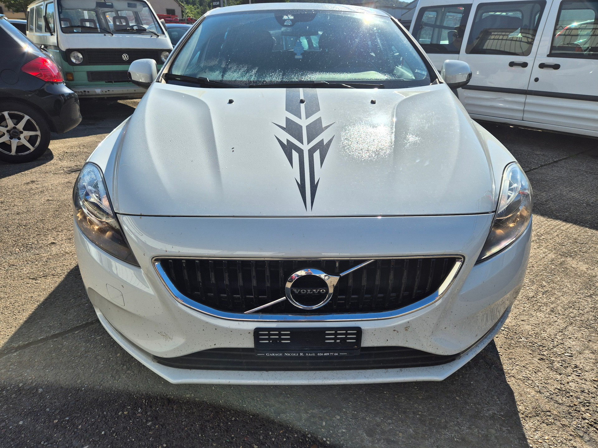 VOLVO V40 D3 Momentum-image-0