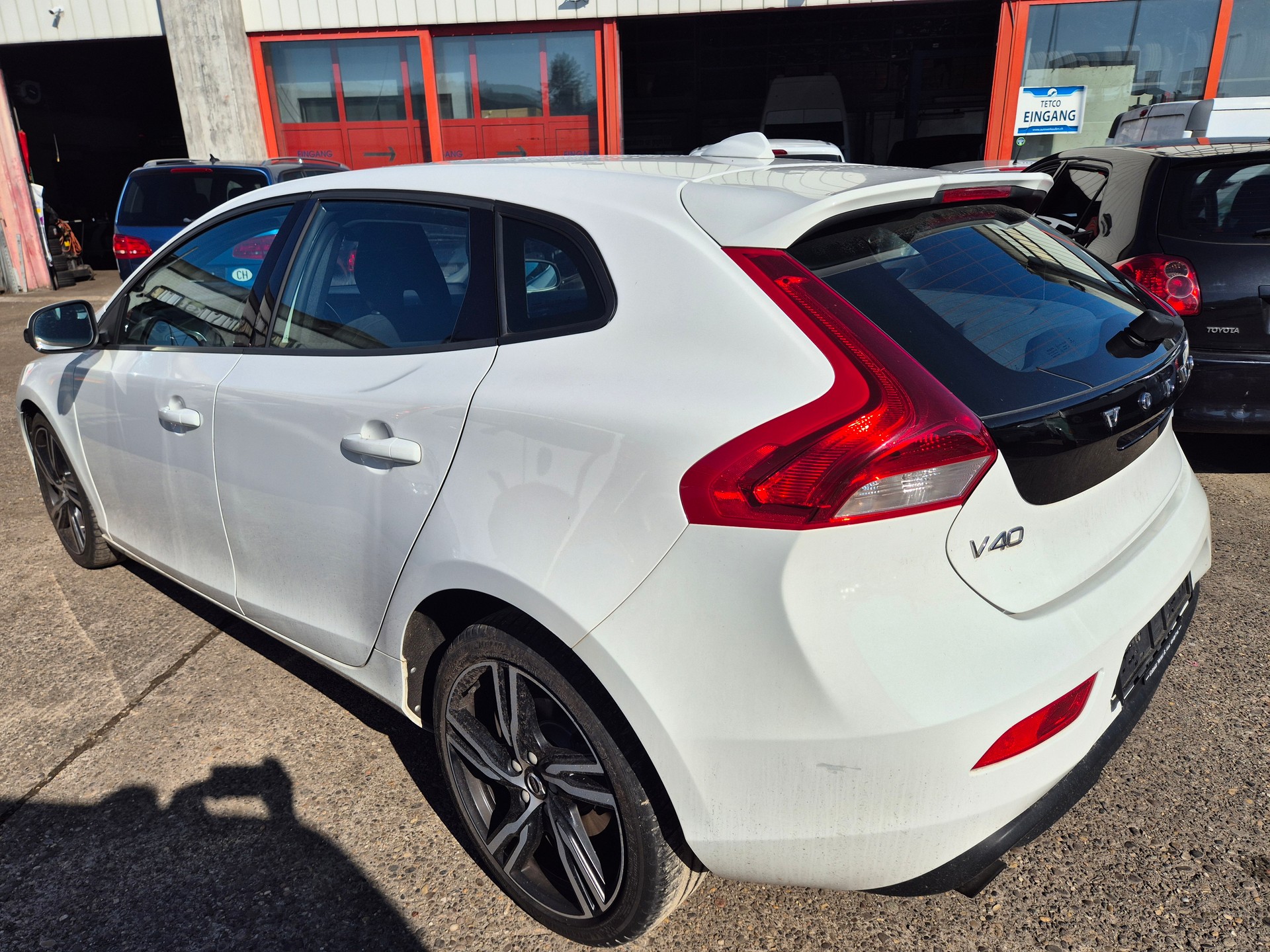 VOLVO V40 D3 Momentum-image-3