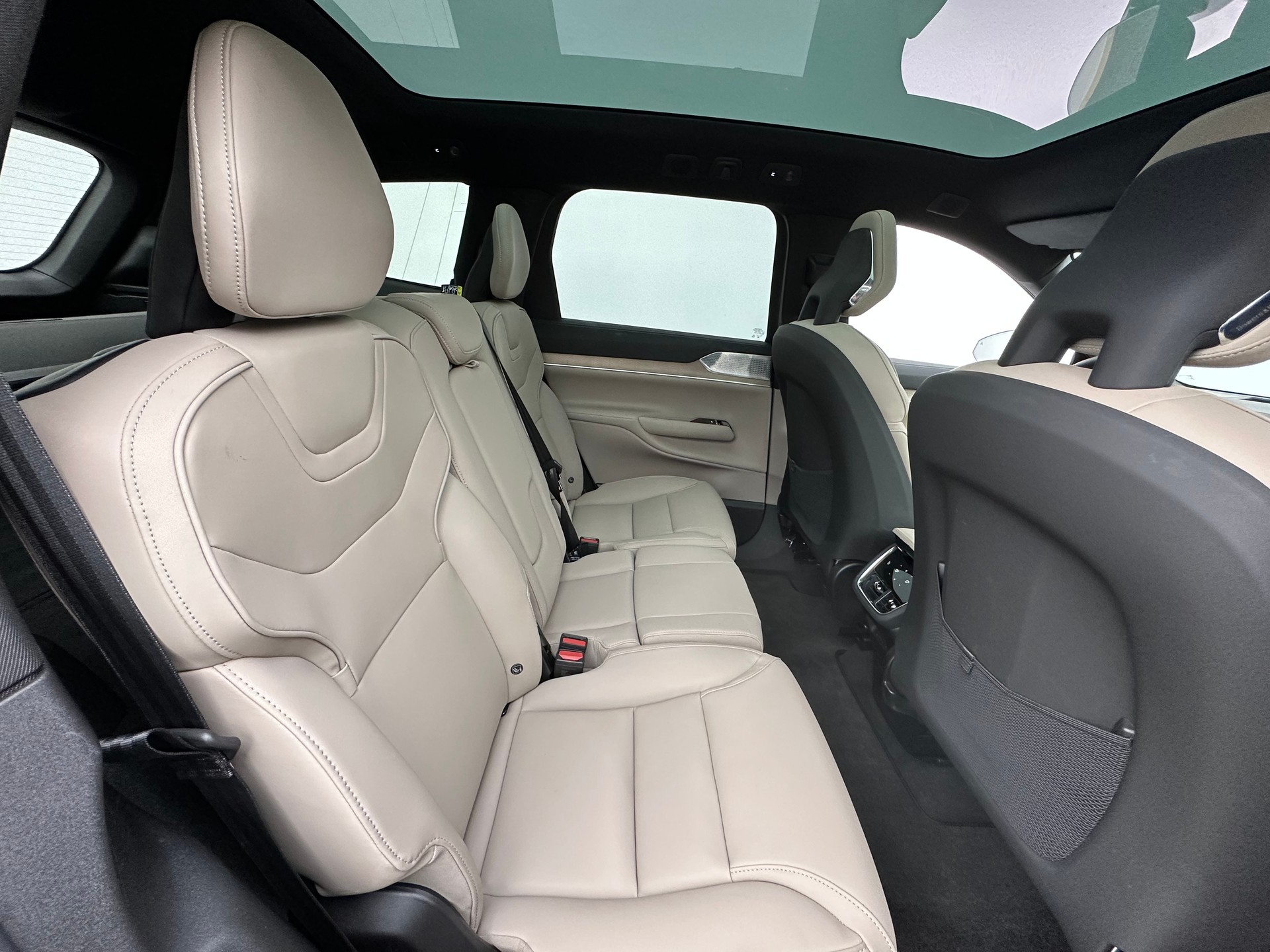 VOLVO EX90 Twin Ultra AWD-image-13