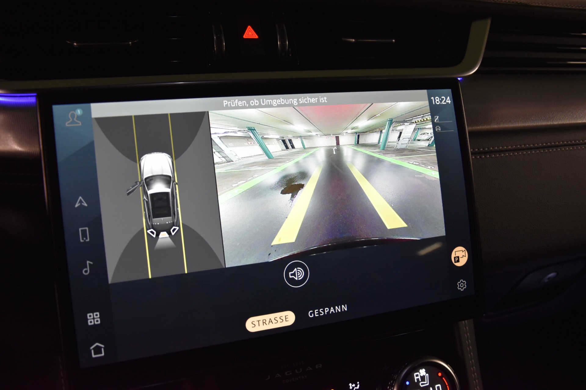 JAGUAR F-Pace 3.0 P400 R-Dynamic MHEV Black AWD-image-21