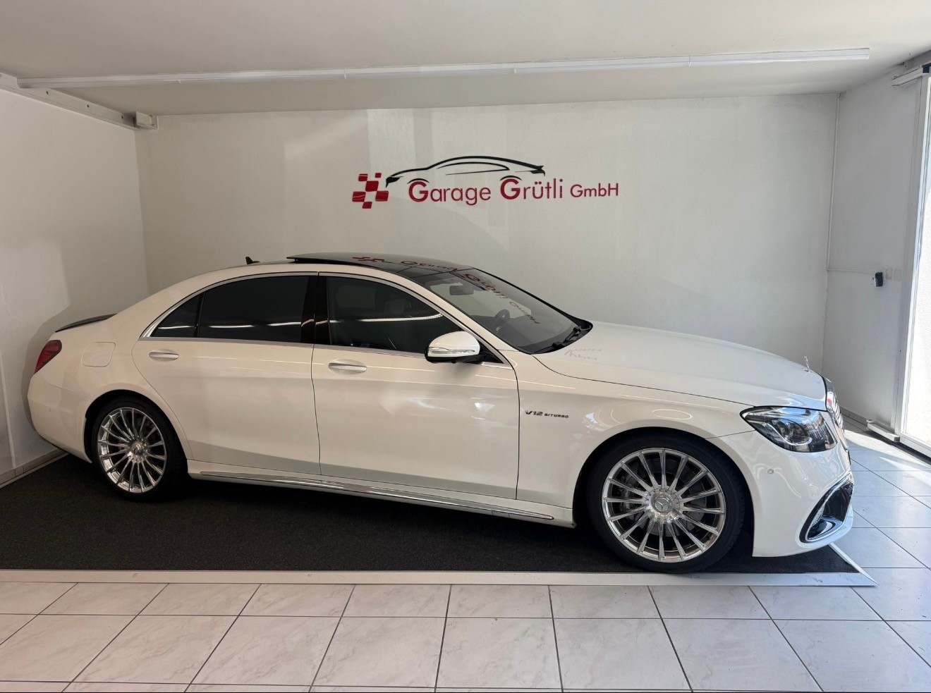 MERCEDES-BENZ S 65 V12 AMG lang-image-1