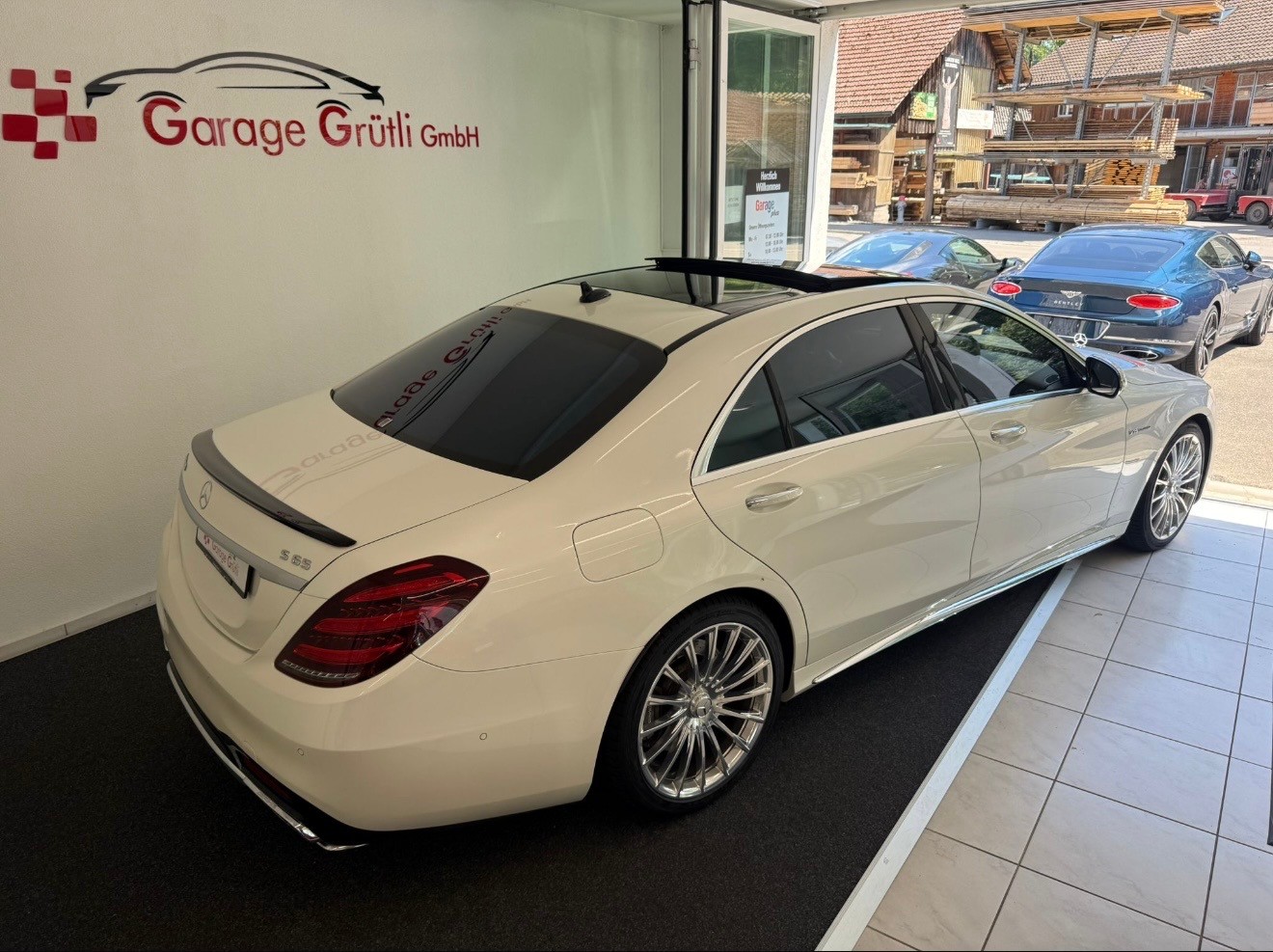 MERCEDES-BENZ S 65 V12 AMG lang-image-3
