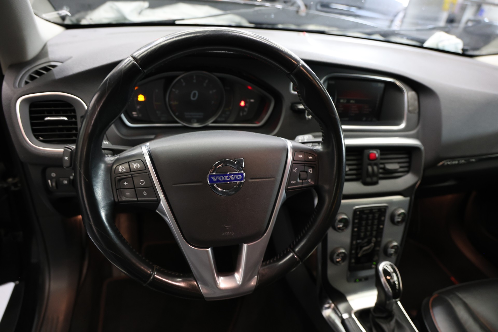 VOLVO V40 Cross Country T5 AWD Summum Geartronic-image-13