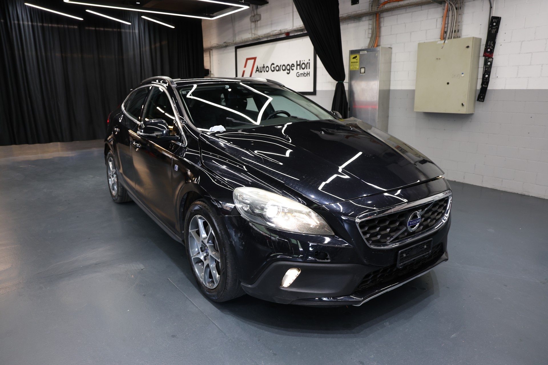 VOLVO V40 Cross Country T5 AWD Summum Geartronic-image-18