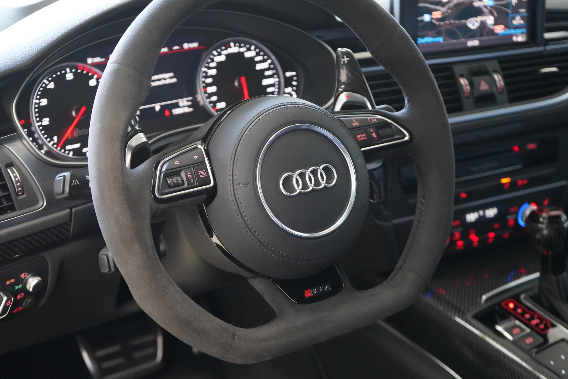 AUDI RS7 Sportback 4.0 TFSI V8 performance quattro-image-16