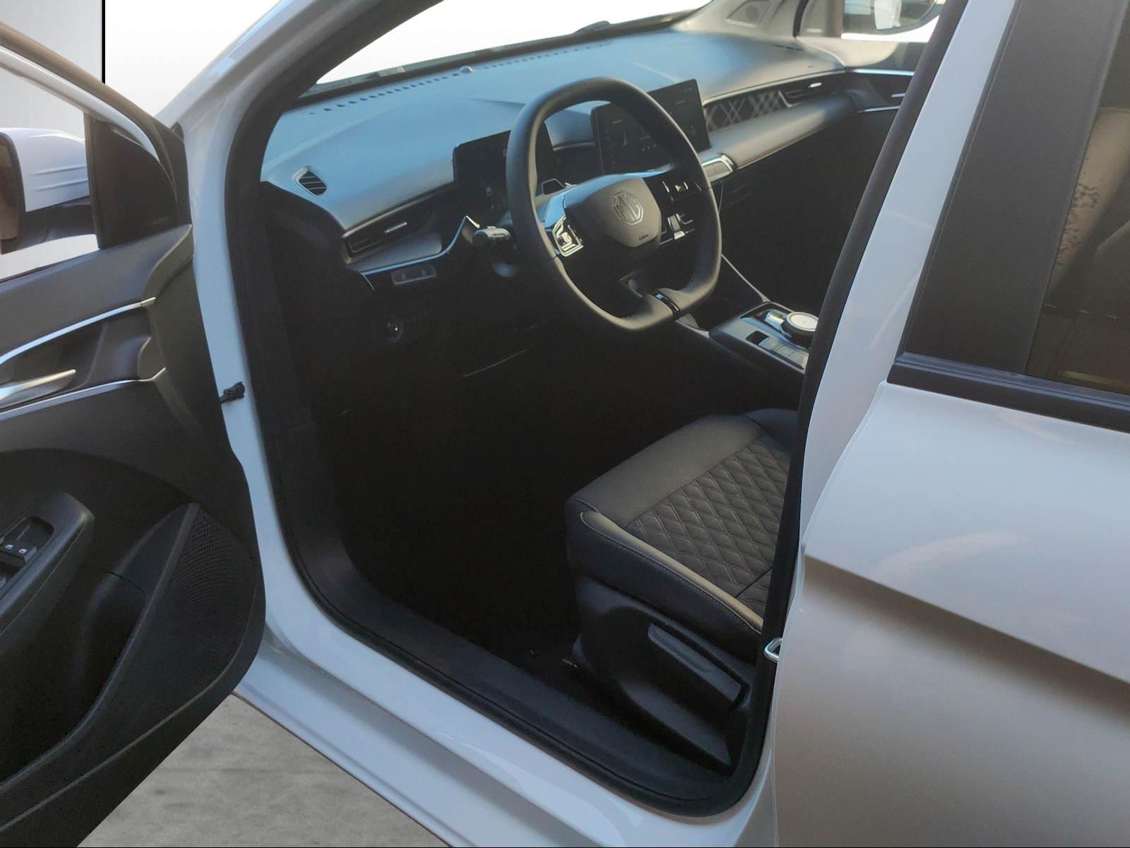 MG 3 1.5 Hybrid Luxury-image-5