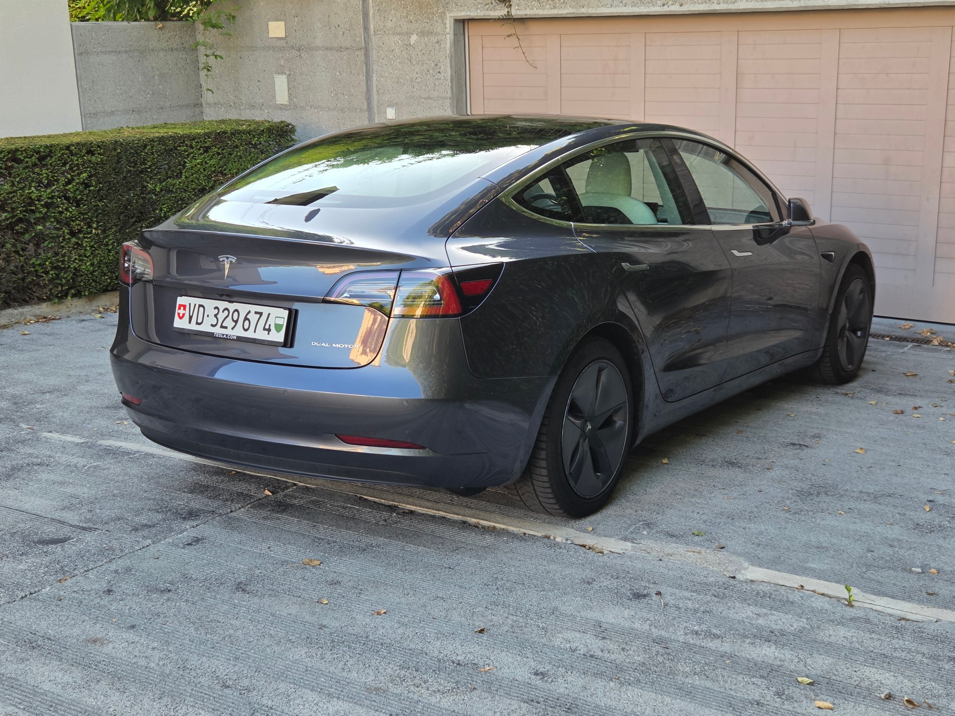 TESLA Long Range Dual motor-image-2