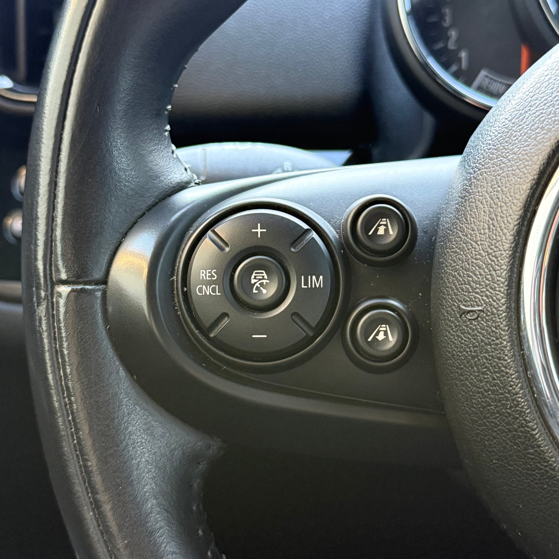 MINI Countryman Cooper S ALL4 Steptronic Swiss-image-9