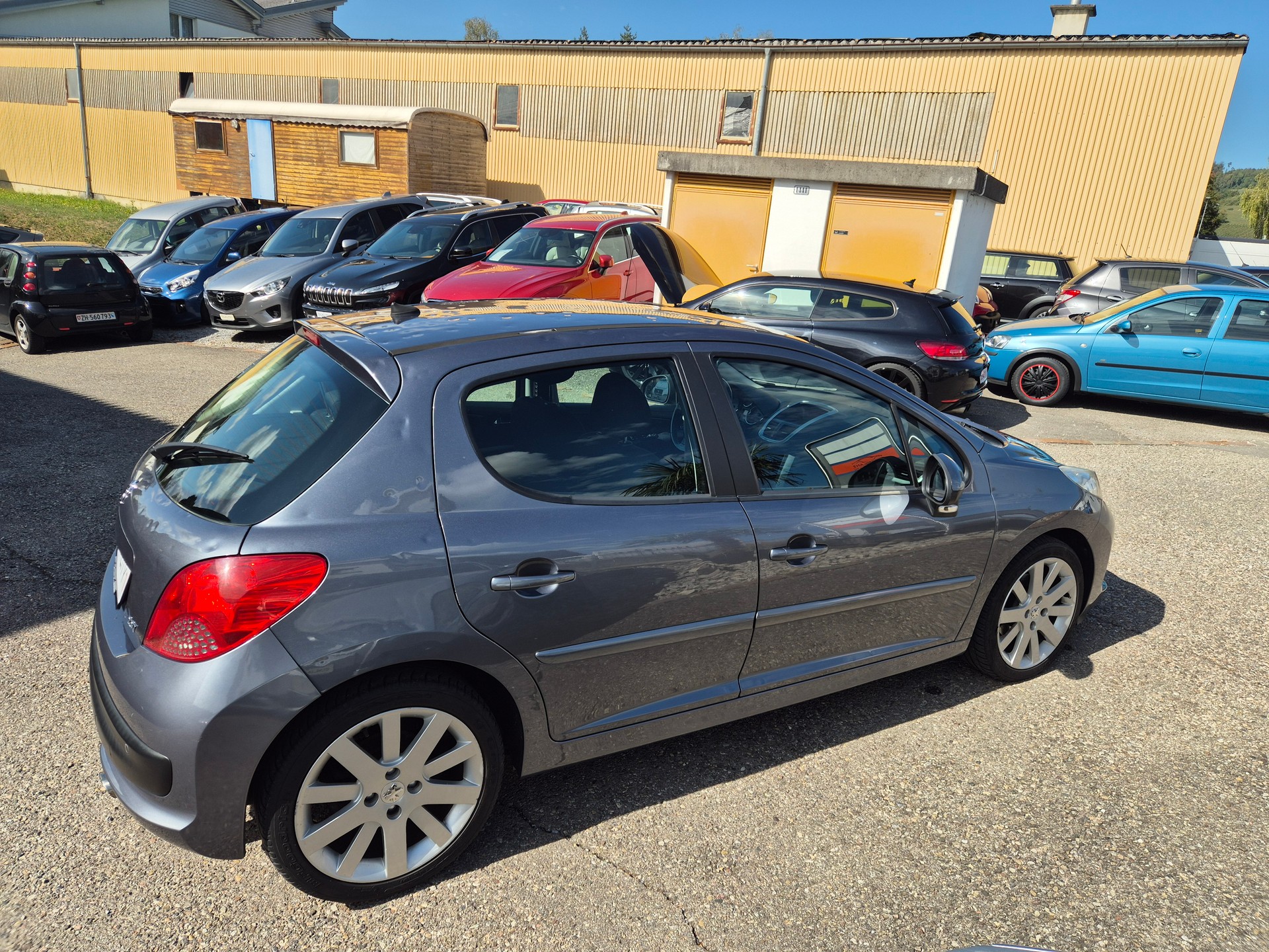 PEUGEOT 207 1.6 16V XT-image-15
