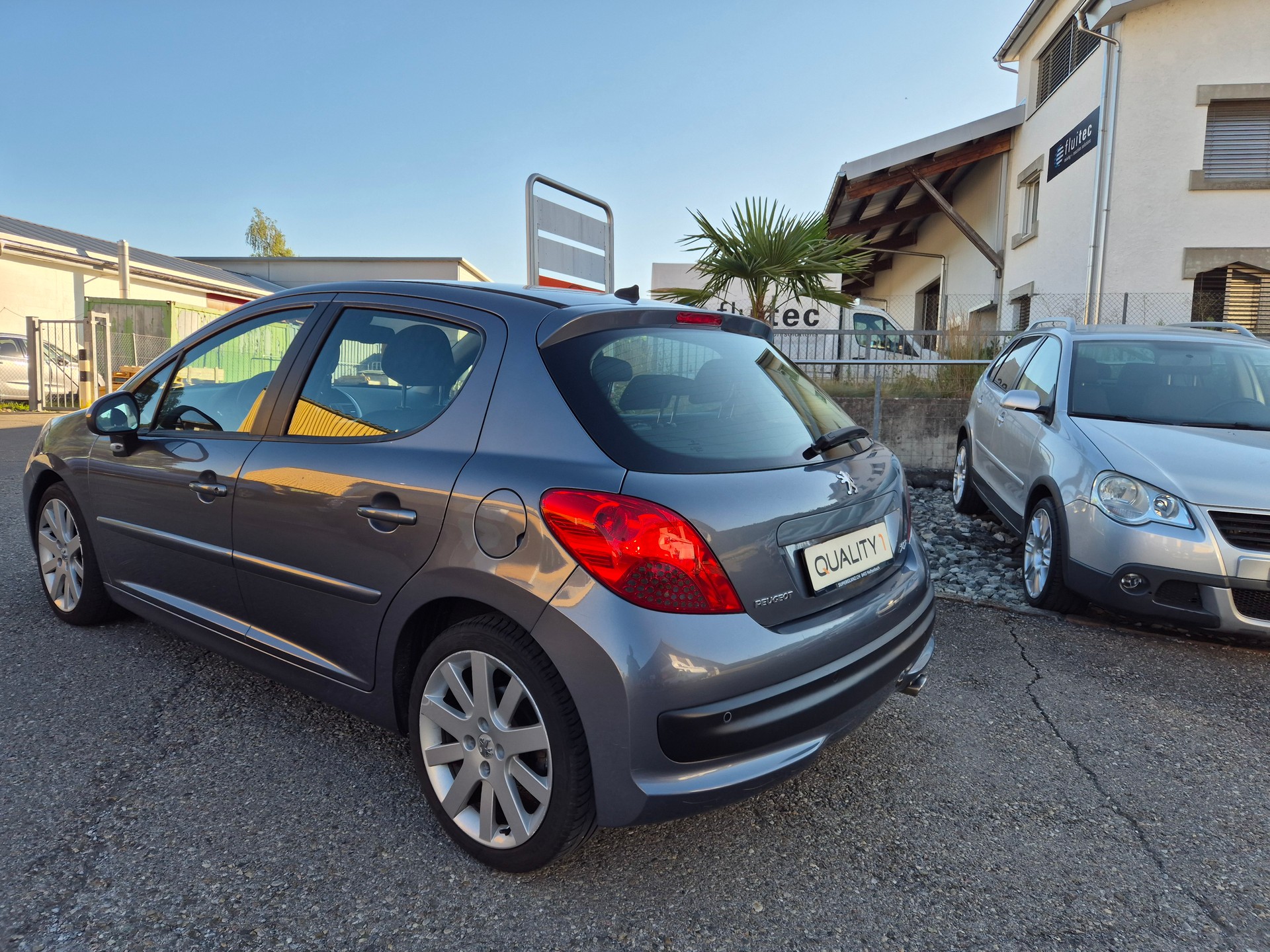 PEUGEOT 207 1.6 16V XT-image-3