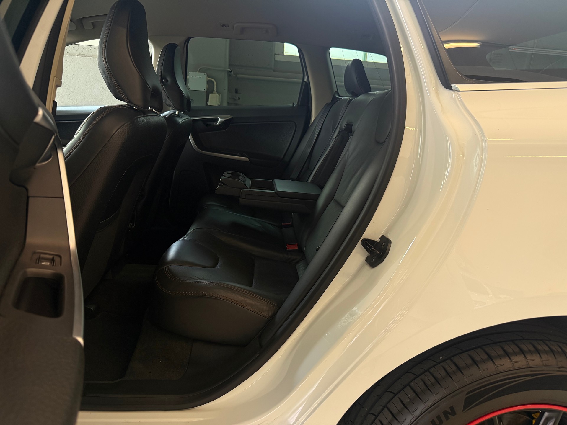 VOLVO XC60 T6 AWD Summum Geartronic-image-10