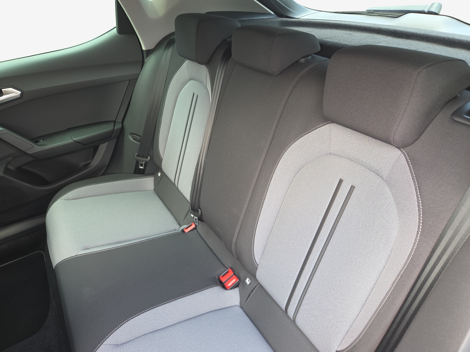 SEAT Leon 1.5 eTSI mHEV DSG Go-image-11