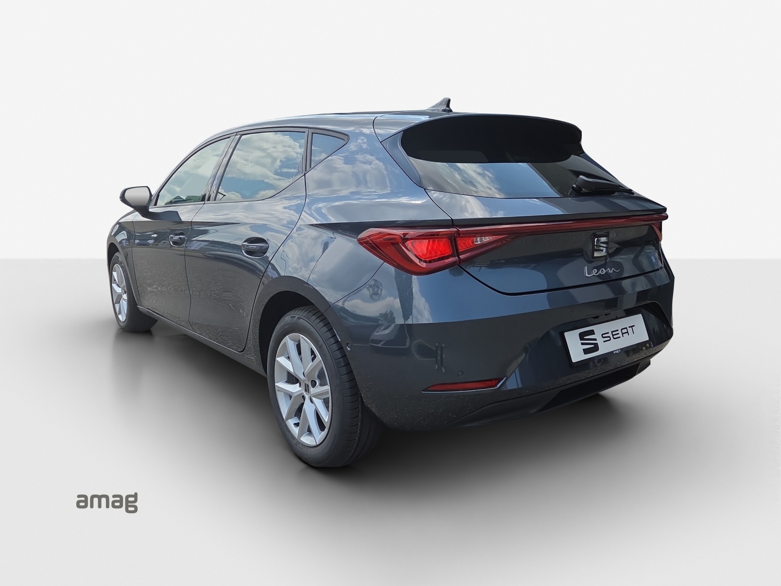 SEAT Leon 1.5 eTSI mHEV DSG Go-image-2