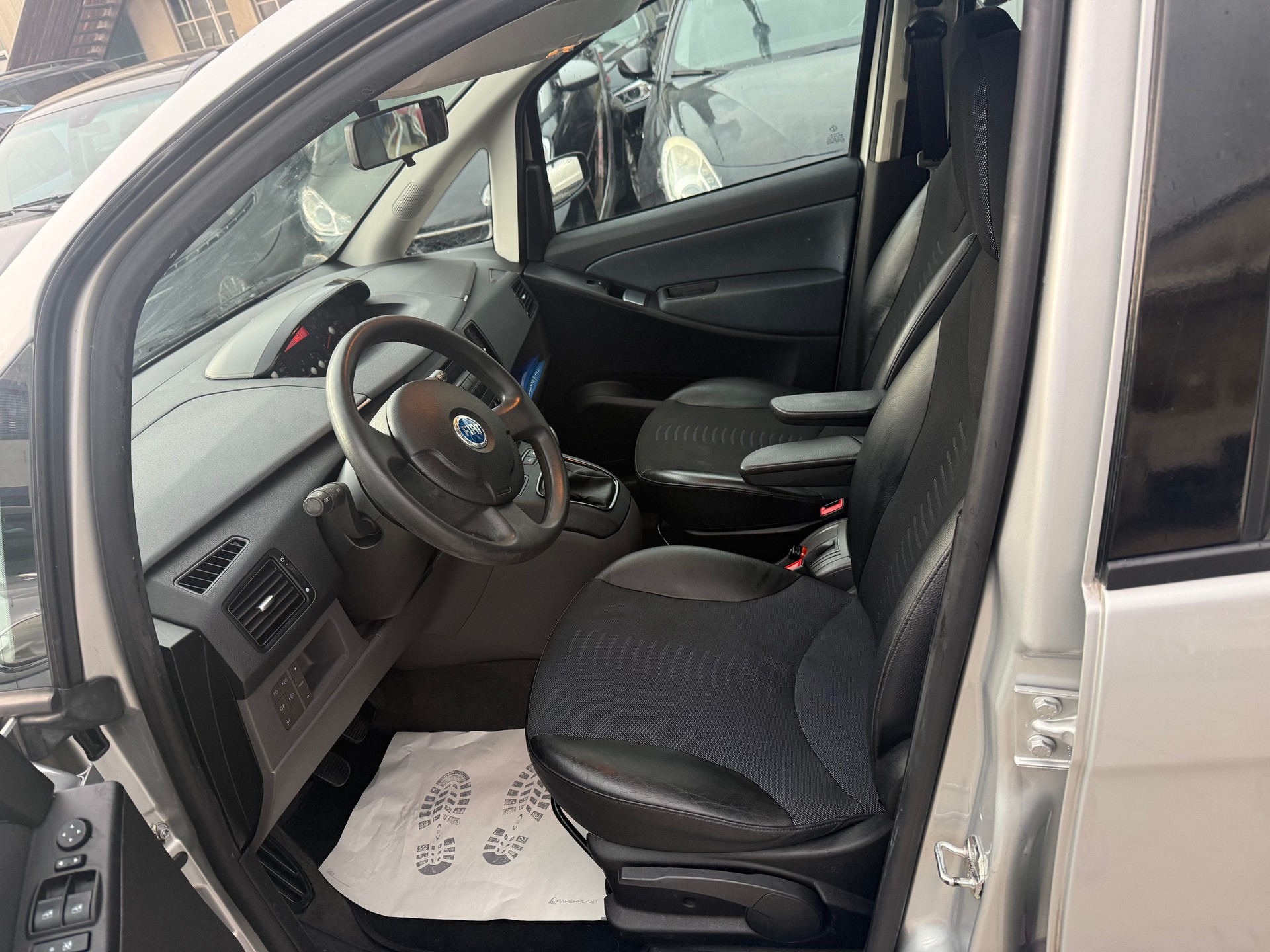 FIAT Idea 1.4 16V Active-image-7