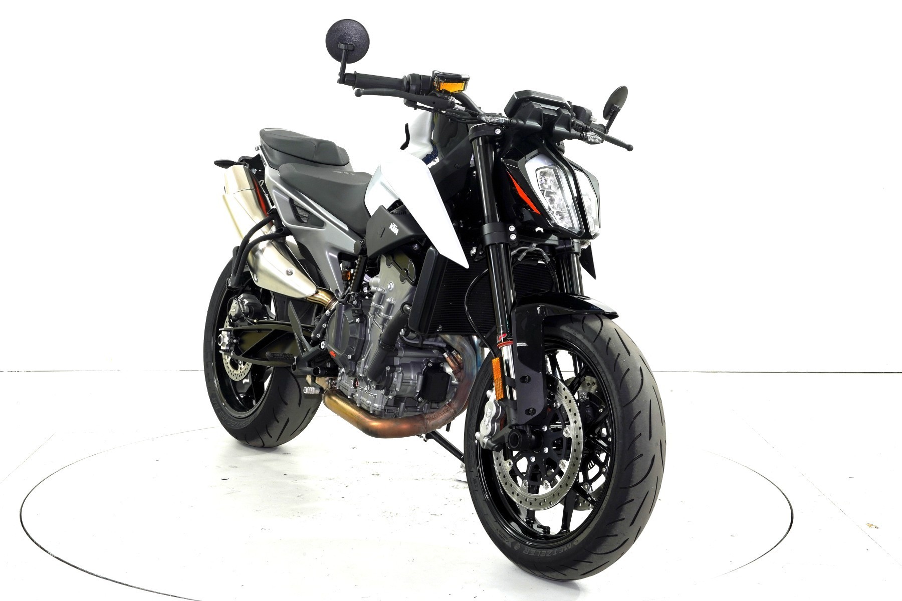 KTM 790 Duke L ABS-showroom-element-1